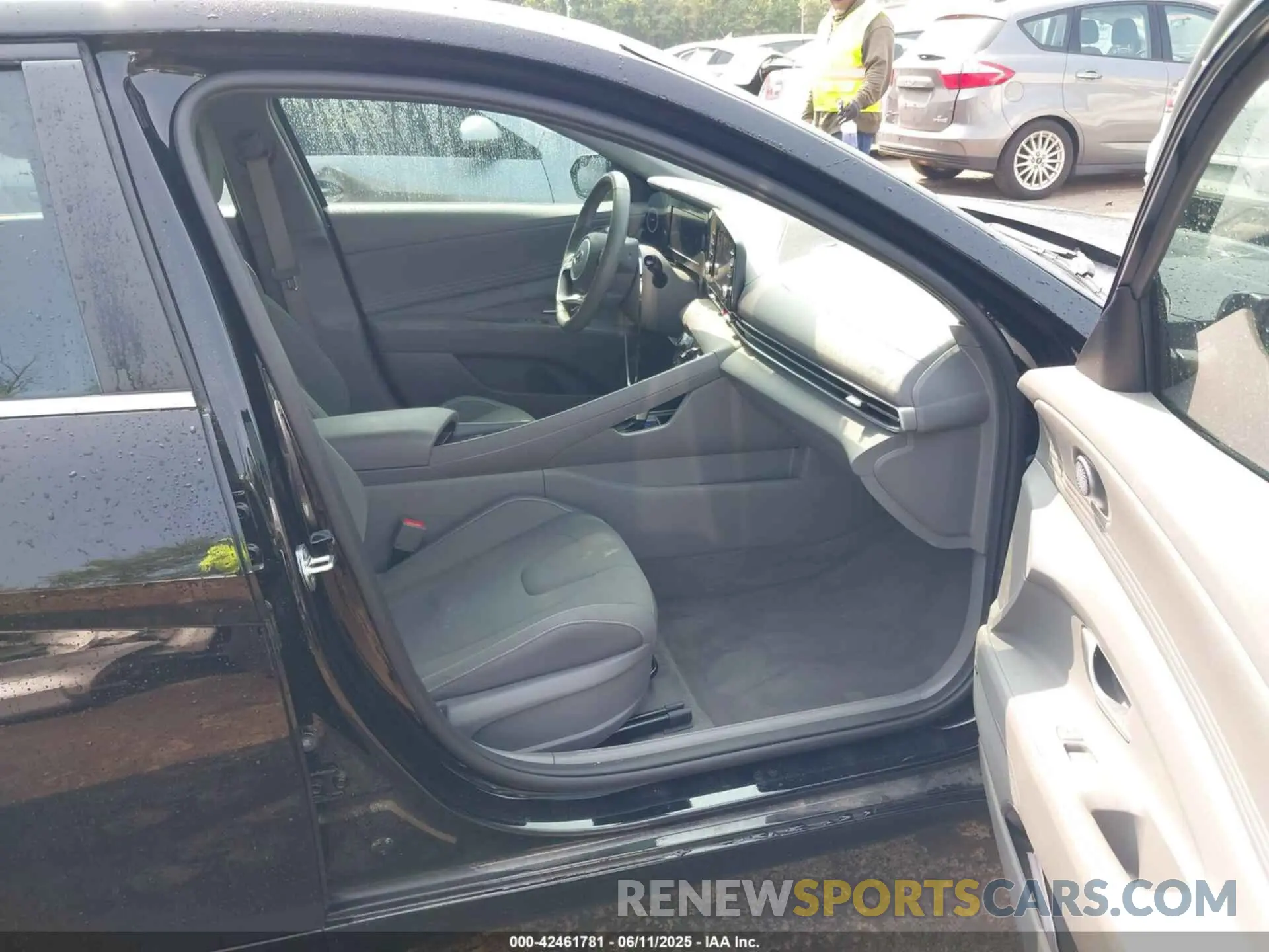 5 Photograph of a damaged car KMHLN4AG8NU365426 HYUNDAI ELANTRA 2022