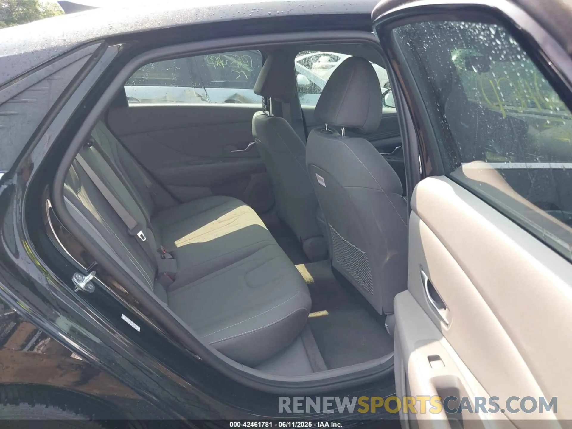 8 Photograph of a damaged car KMHLN4AG8NU365426 HYUNDAI ELANTRA 2022