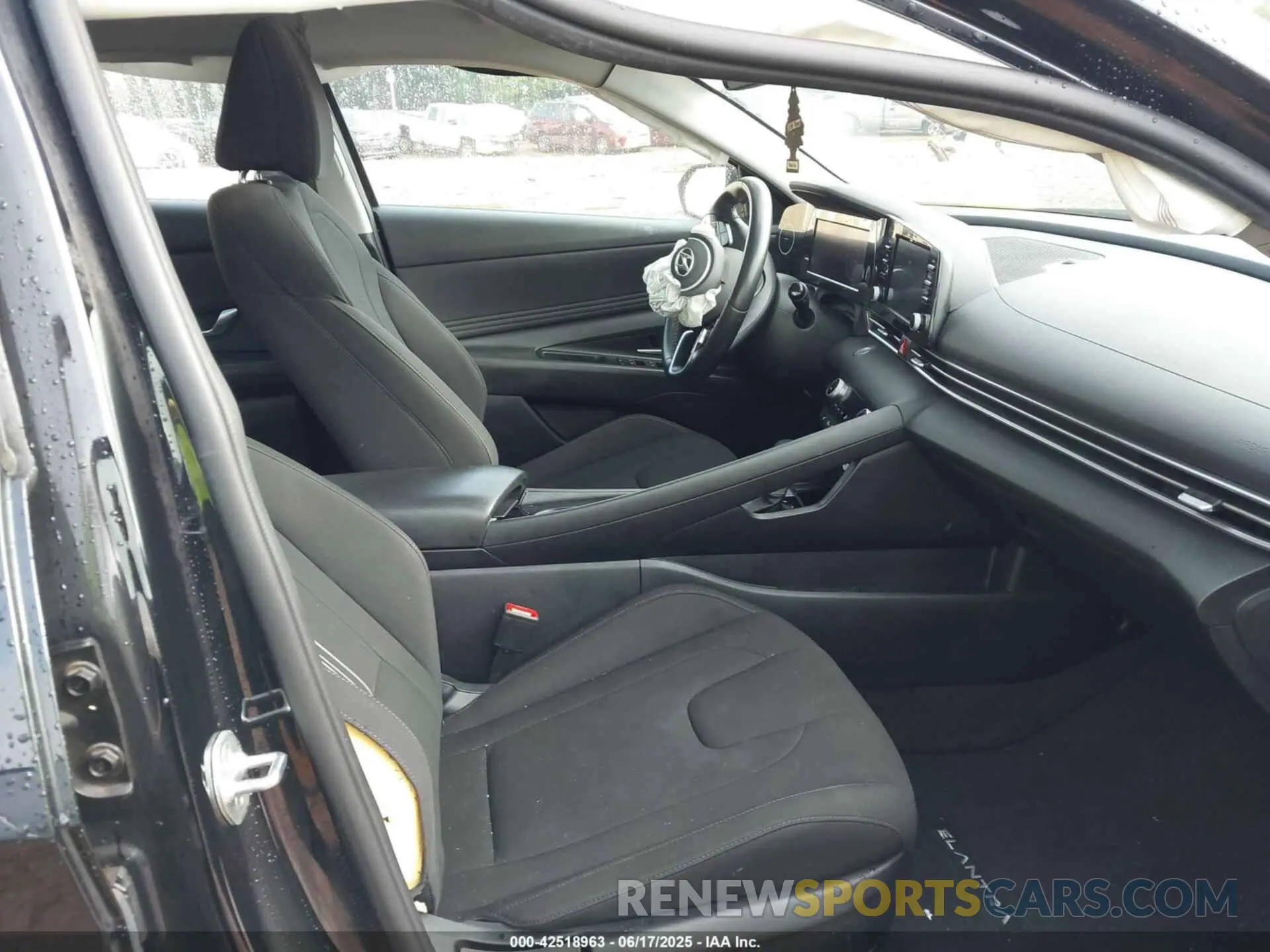 5 Photograph of a damaged car KMHLN4AGXNU256109 HYUNDAI ELANTRA 2022
