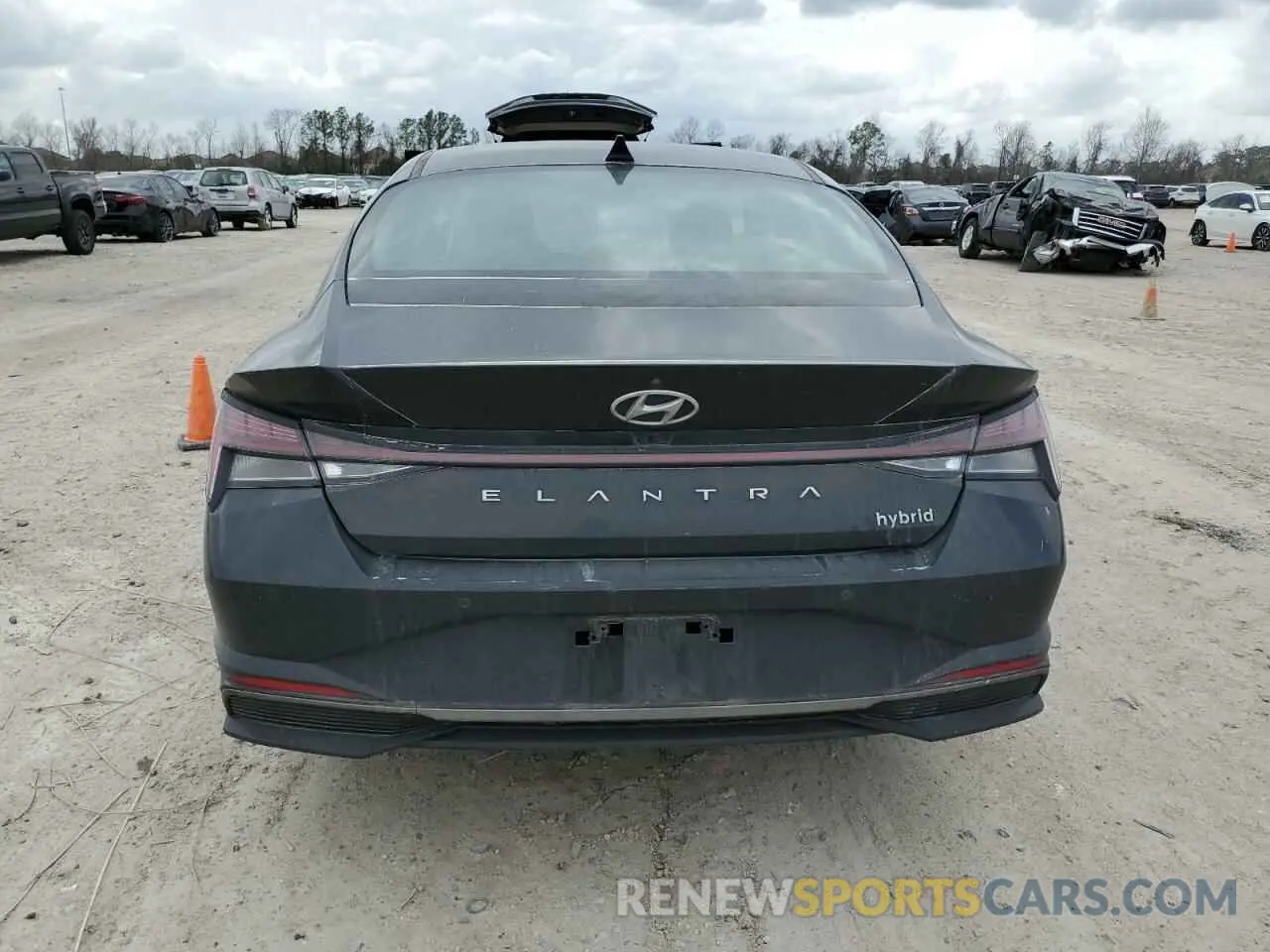 6 Photograph of a damaged car KMHLN4AJ0NU016305 HYUNDAI ELANTRA 2022
