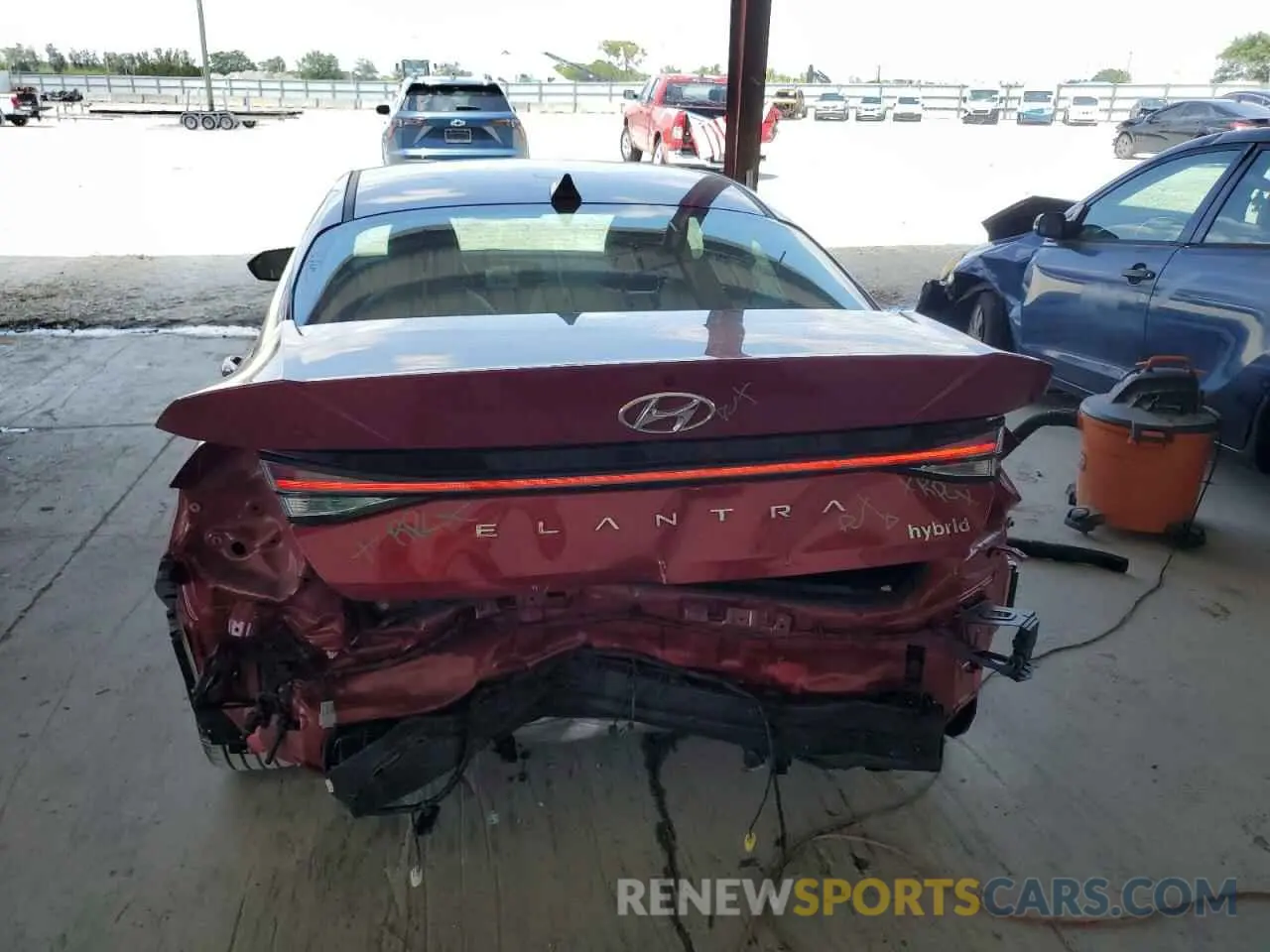 6 Photograph of a damaged car KMHLN4AJXNU030650 HYUNDAI ELANTRA 2022