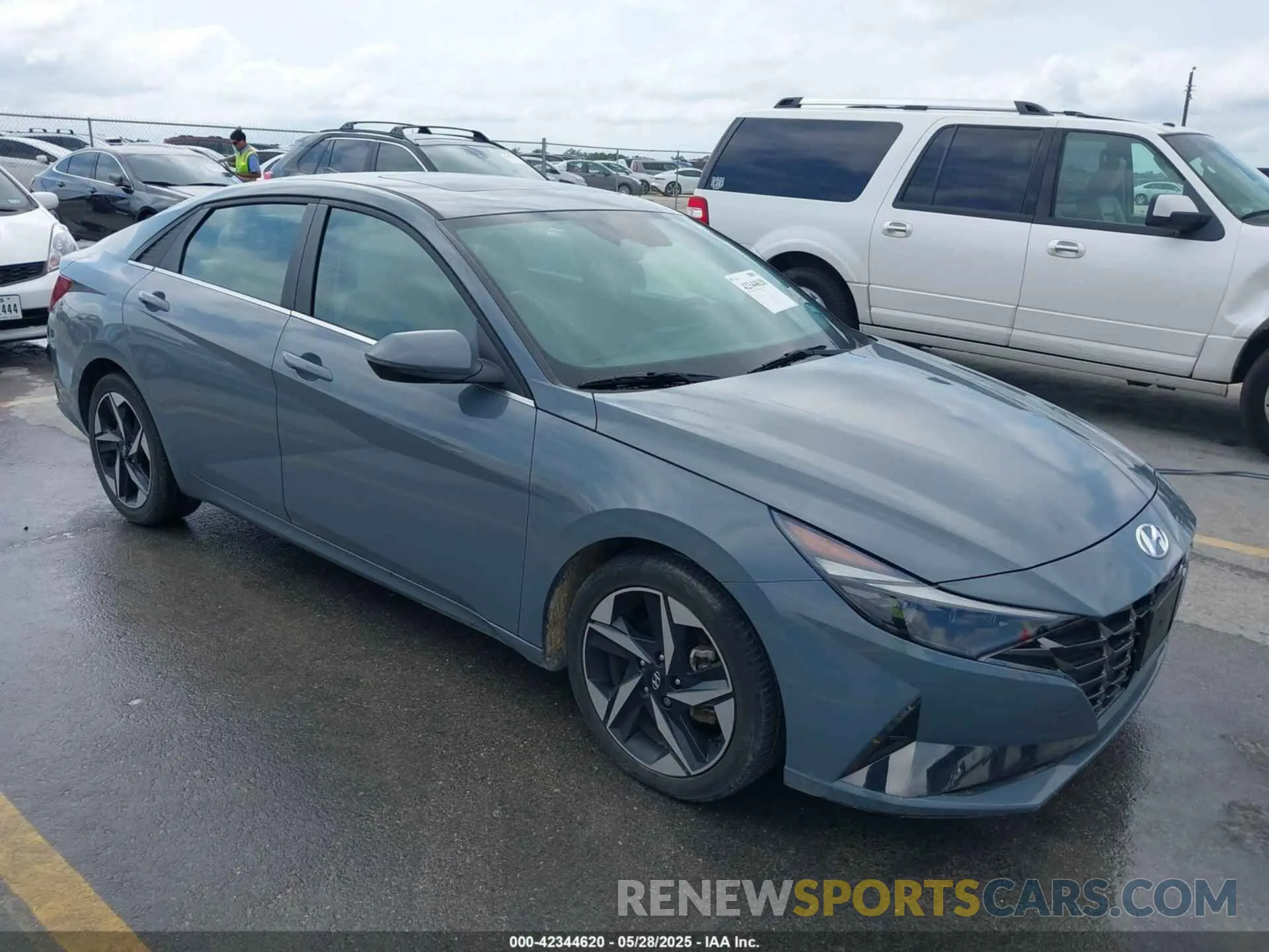 1 Photograph of a damaged car KMHLP4AG7NU342665 HYUNDAI ELANTRA 2022