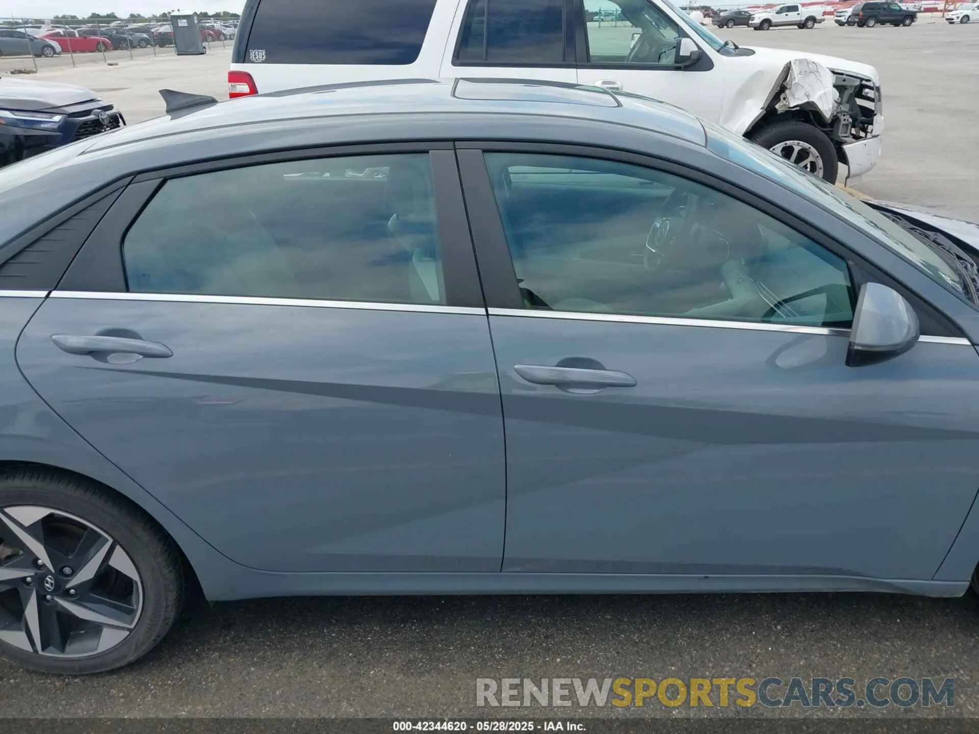 13 Photograph of a damaged car KMHLP4AG7NU342665 HYUNDAI ELANTRA 2022