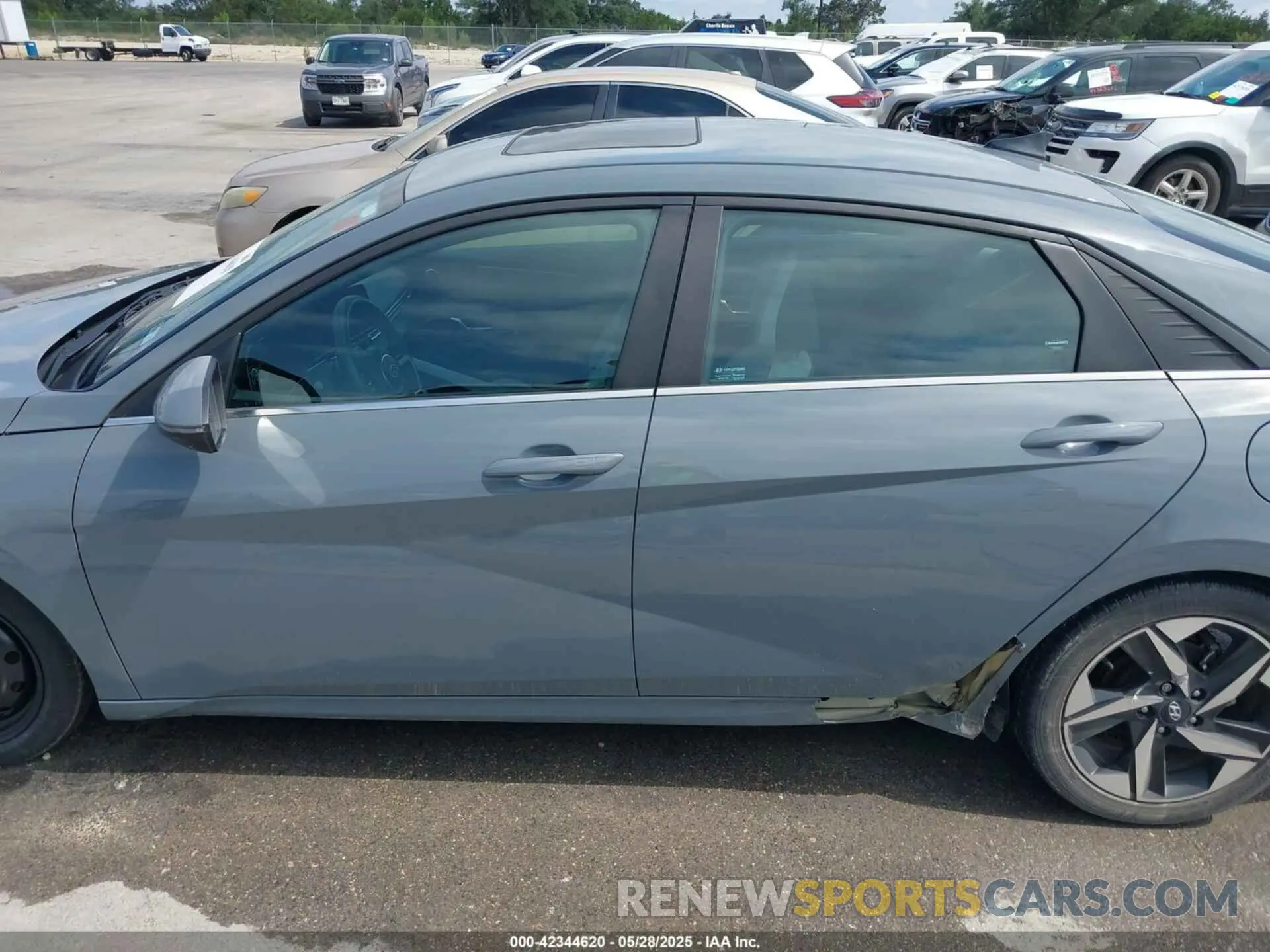14 Photograph of a damaged car KMHLP4AG7NU342665 HYUNDAI ELANTRA 2022