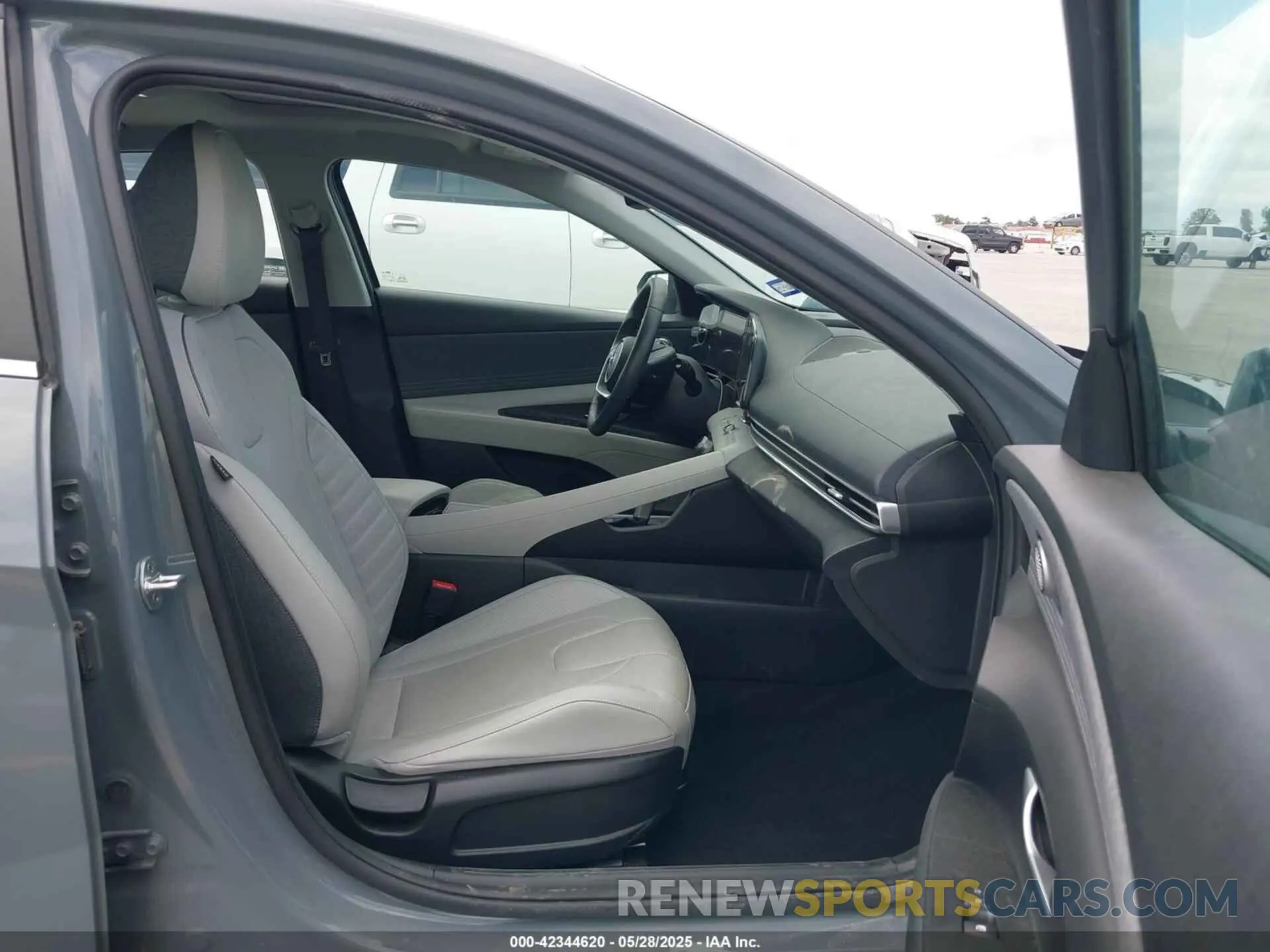 5 Photograph of a damaged car KMHLP4AG7NU342665 HYUNDAI ELANTRA 2022