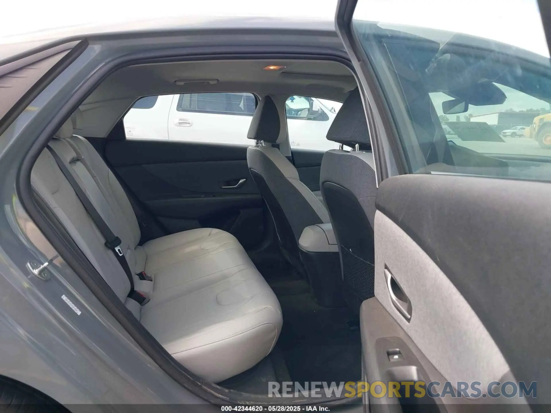 8 Photograph of a damaged car KMHLP4AG7NU342665 HYUNDAI ELANTRA 2022