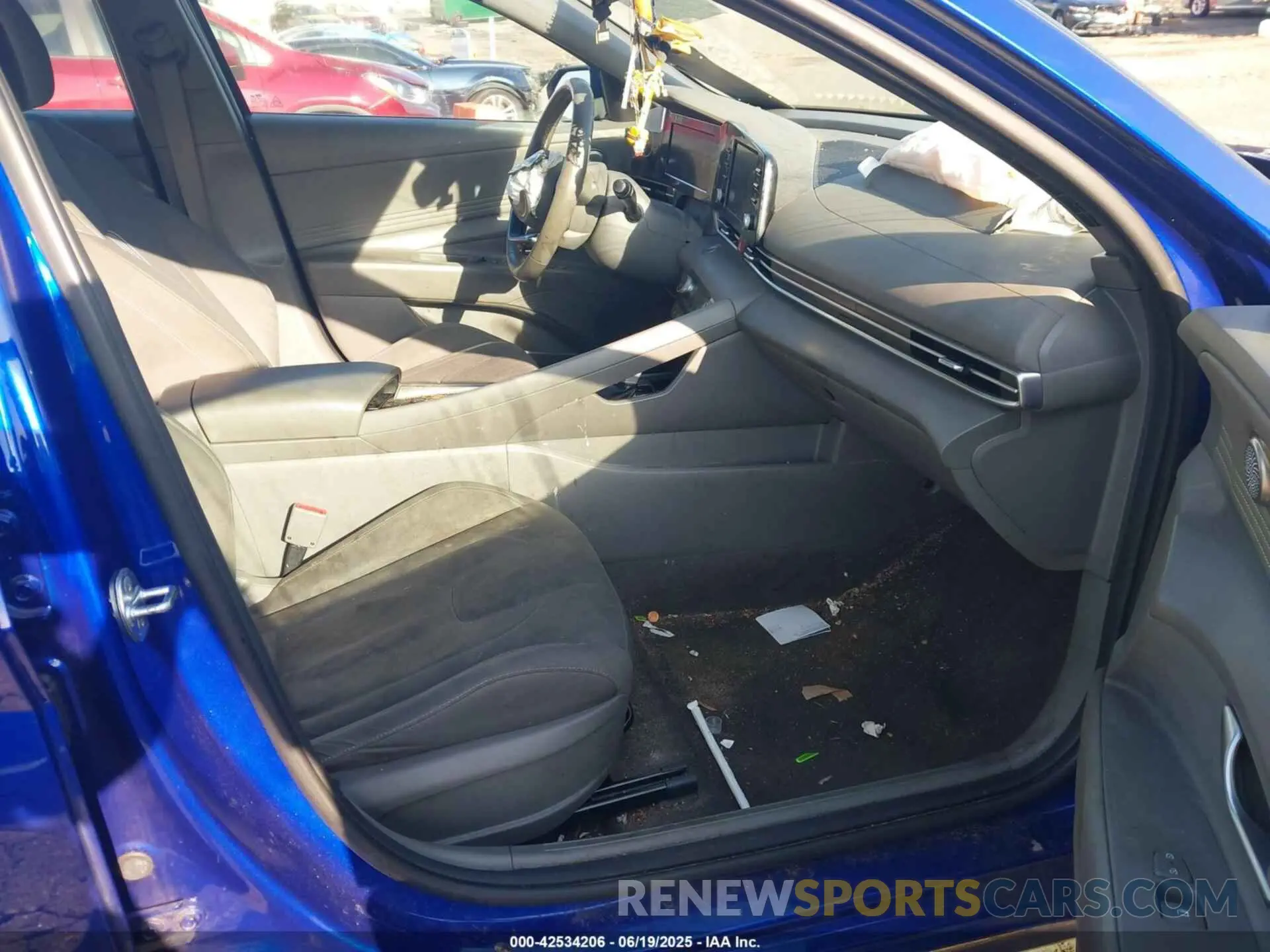 5 Photograph of a damaged car KMHLS4AG2NU367617 HYUNDAI ELANTRA 2022