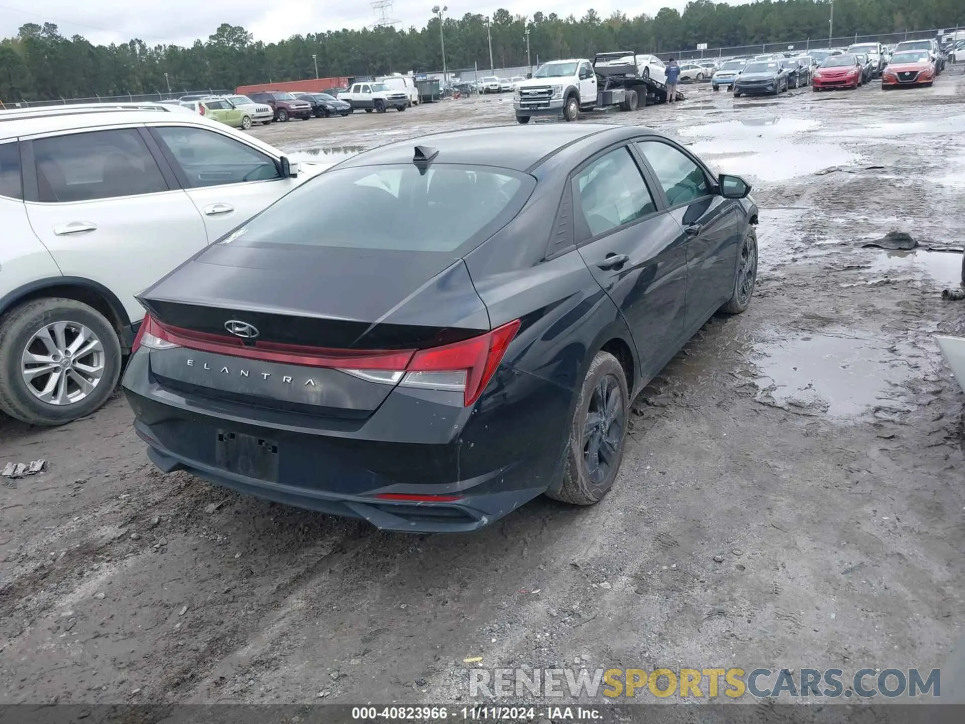 4 Photograph of a damaged car KMHLS4AG3NU313050 HYUNDAI ELANTRA 2022