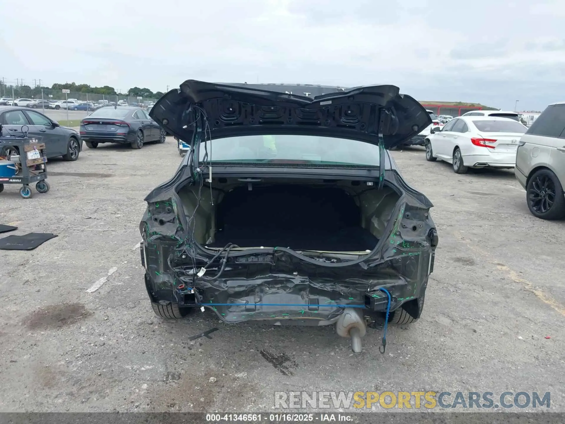 17 Photograph of a damaged car KMHLS4AG5NU218134 HYUNDAI ELANTRA 2022