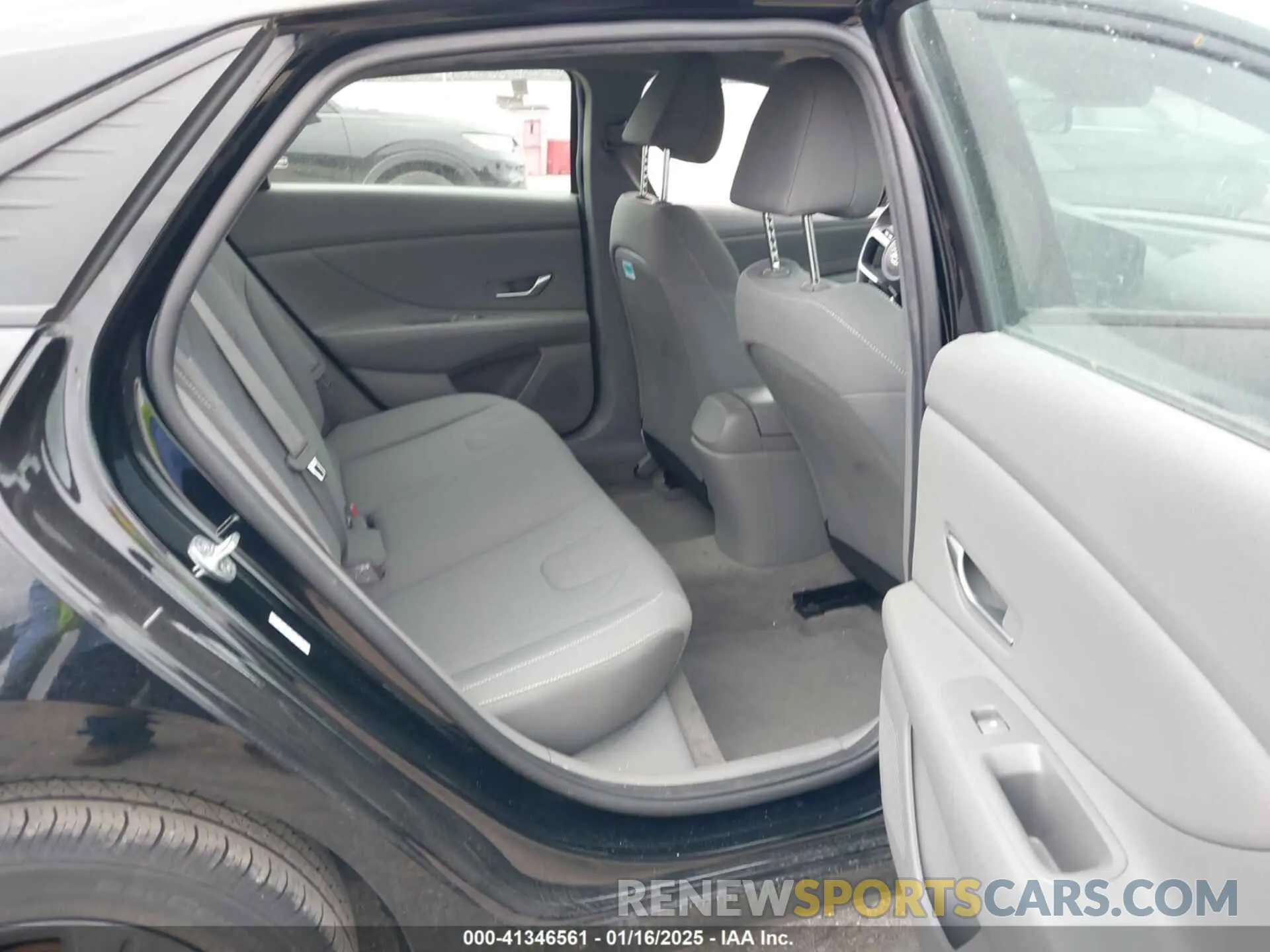 8 Photograph of a damaged car KMHLS4AG5NU218134 HYUNDAI ELANTRA 2022