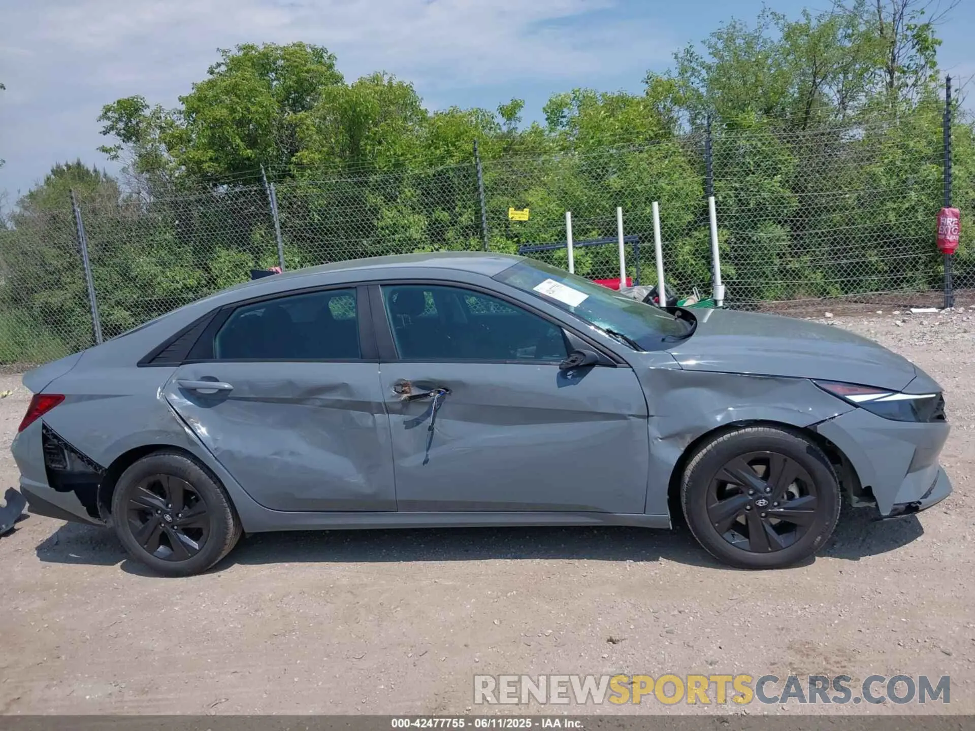 13 Photograph of a damaged car KMHLS4AG5NU233684 HYUNDAI ELANTRA 2022