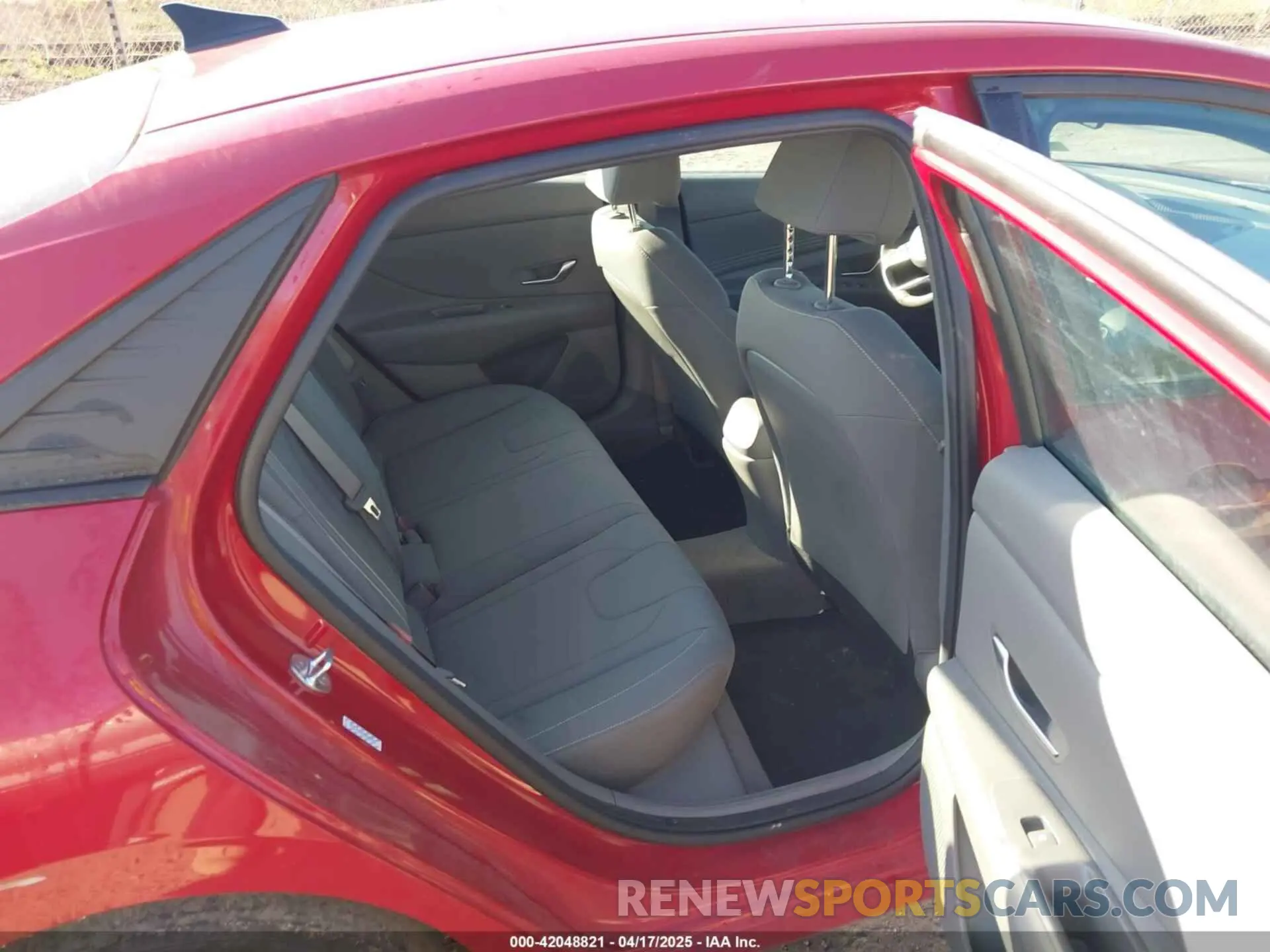 8 Photograph of a damaged car KMHLS4AG5NU288782 HYUNDAI ELANTRA 2022