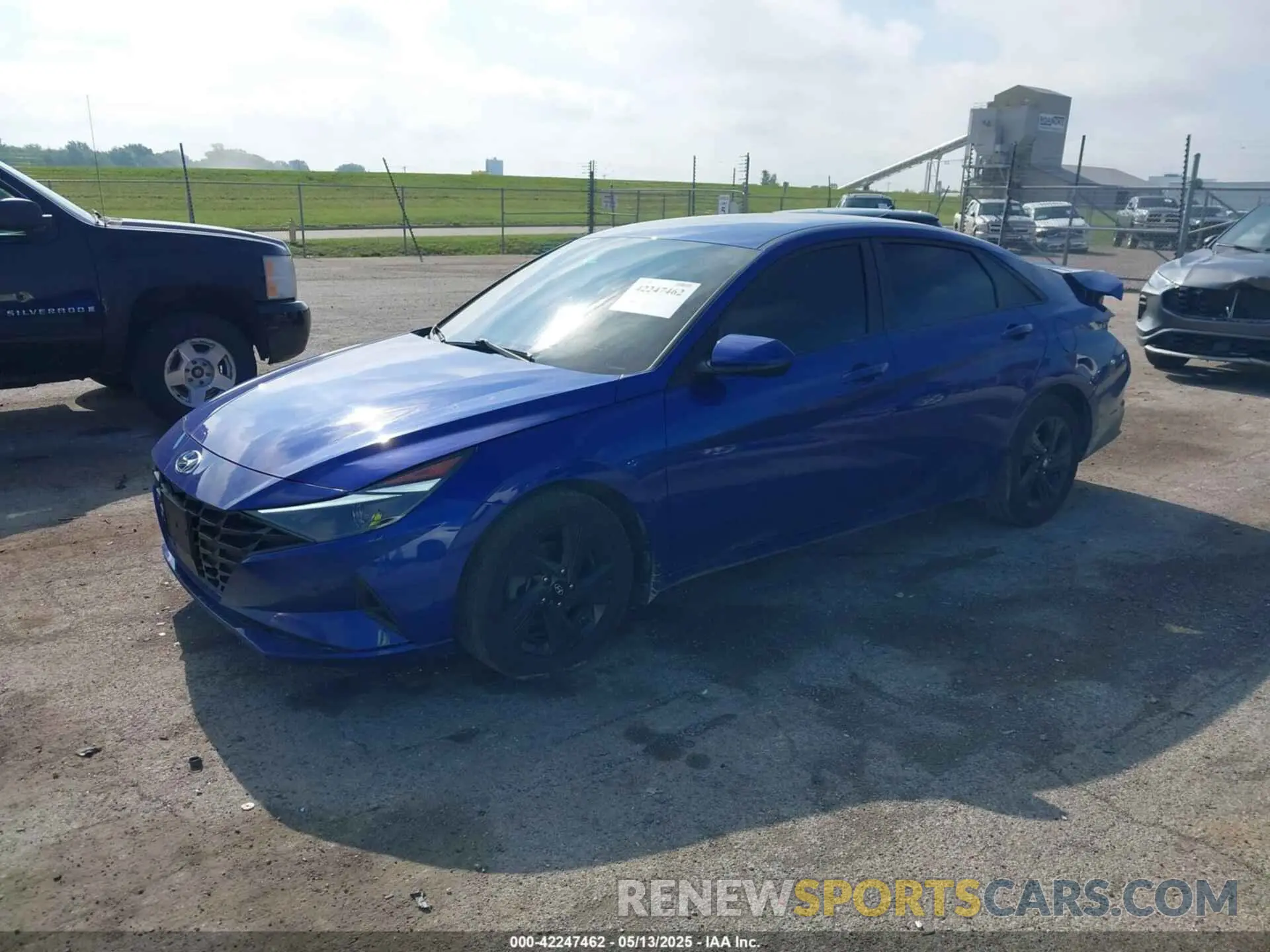 2 Photograph of a damaged car KMHLS4AG6NU334295 HYUNDAI ELANTRA 2022