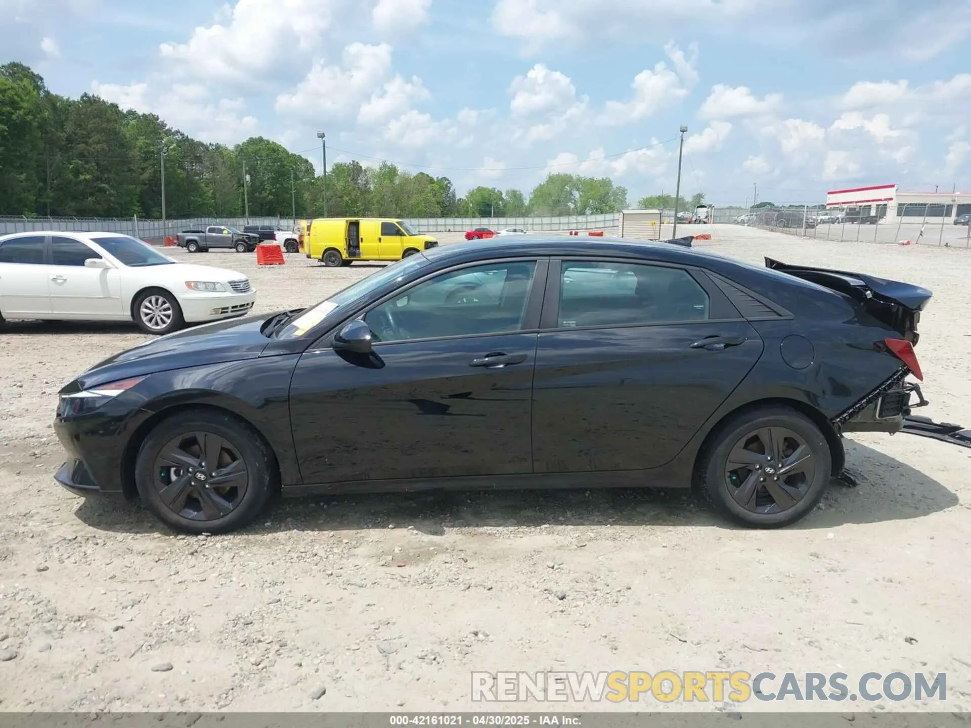 15 Photograph of a damaged car KMHLS4AG7NU217468 HYUNDAI ELANTRA 2022