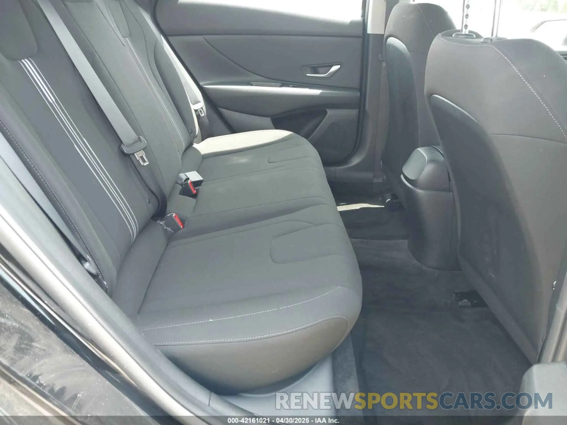 8 Photograph of a damaged car KMHLS4AG7NU217468 HYUNDAI ELANTRA 2022