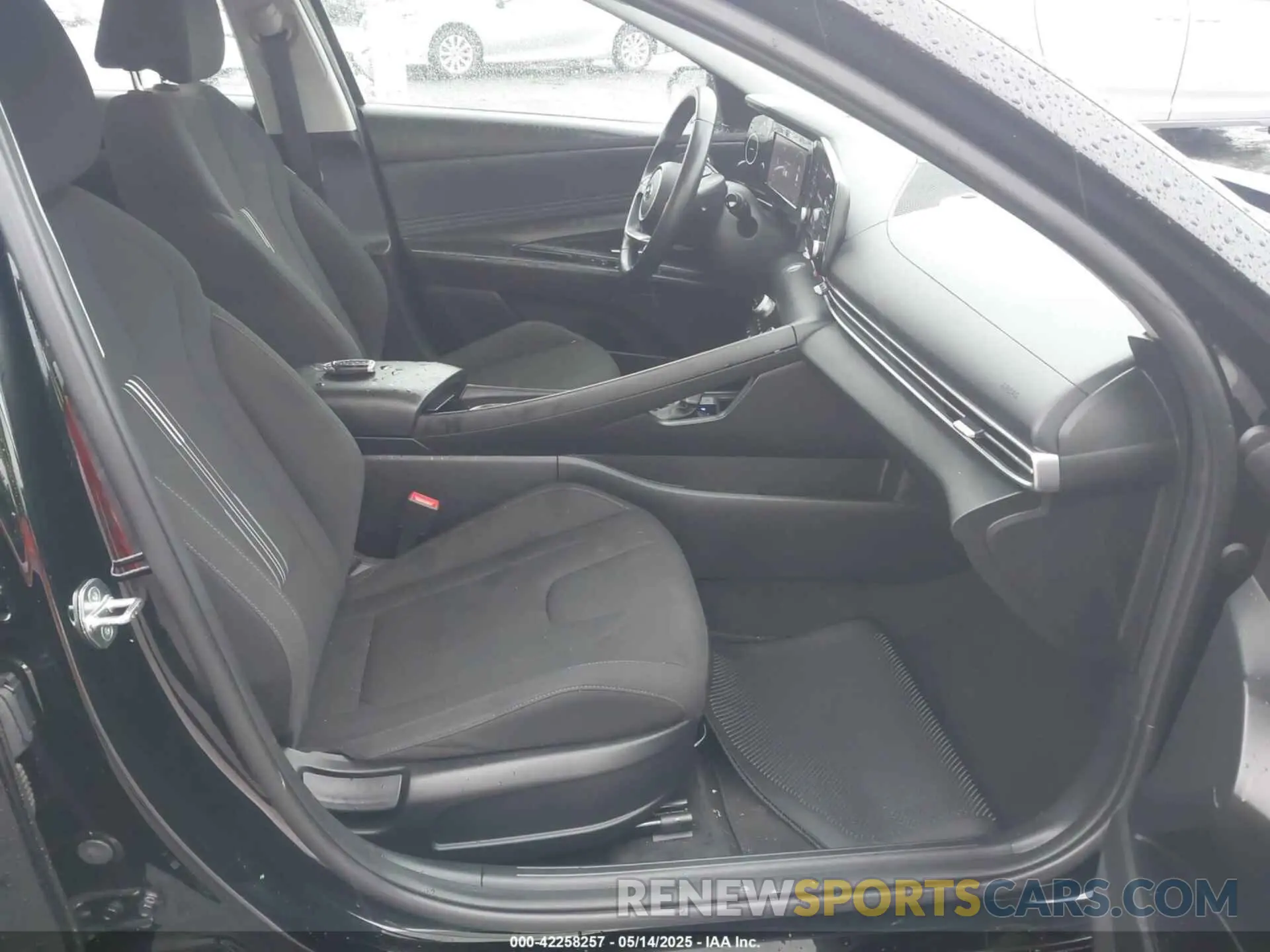 5 Photograph of a damaged car KMHLS4AG8NU317756 HYUNDAI ELANTRA 2022