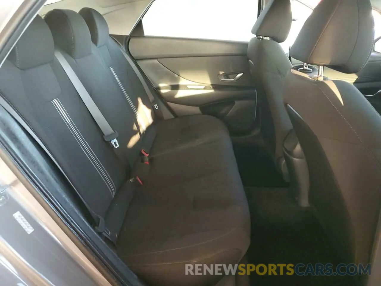10 Photograph of a damaged car KMHLS4AG9NU367386 HYUNDAI ELANTRA 2022
