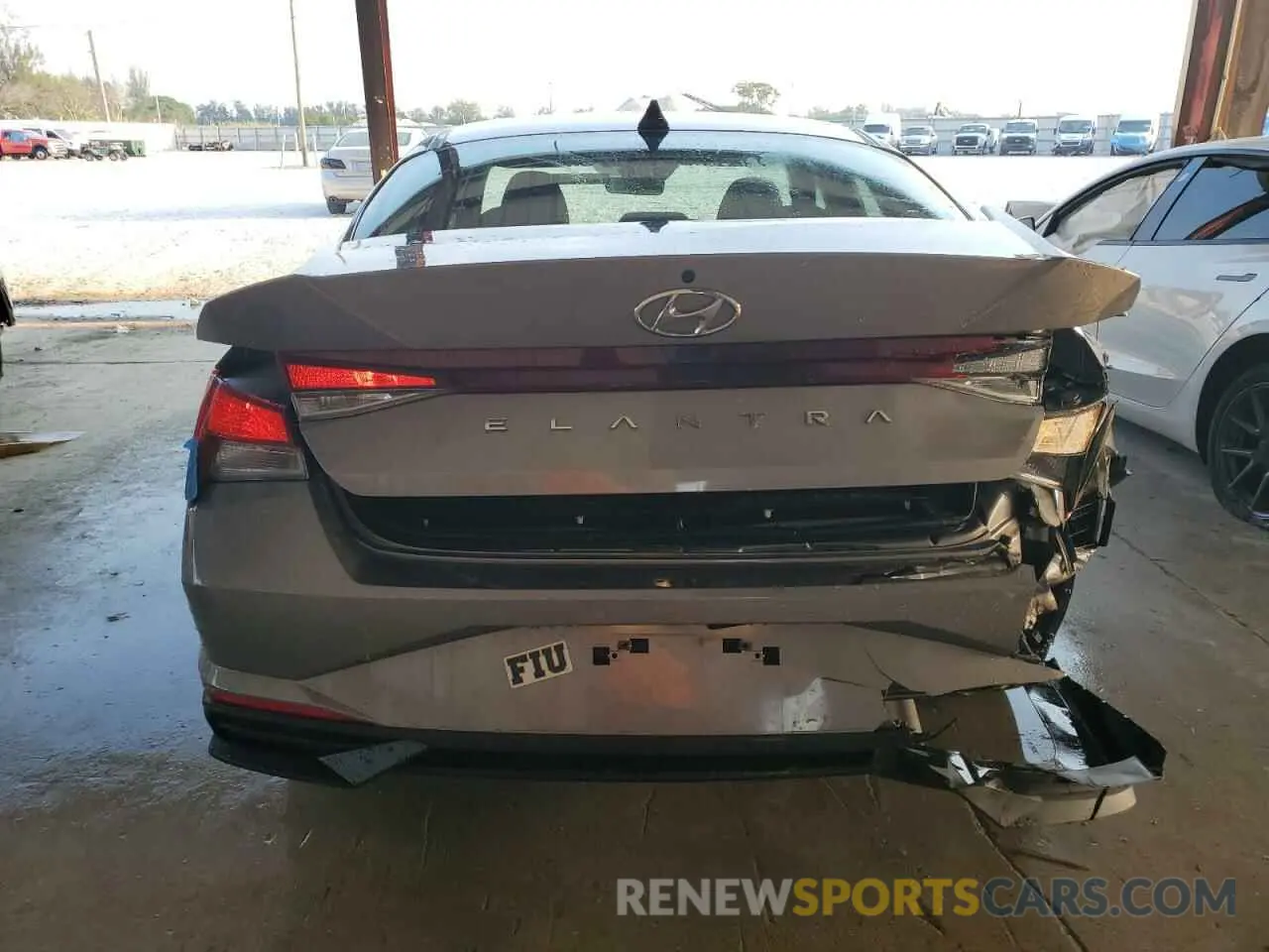 6 Photograph of a damaged car KMHLS4AG9NU367386 HYUNDAI ELANTRA 2022