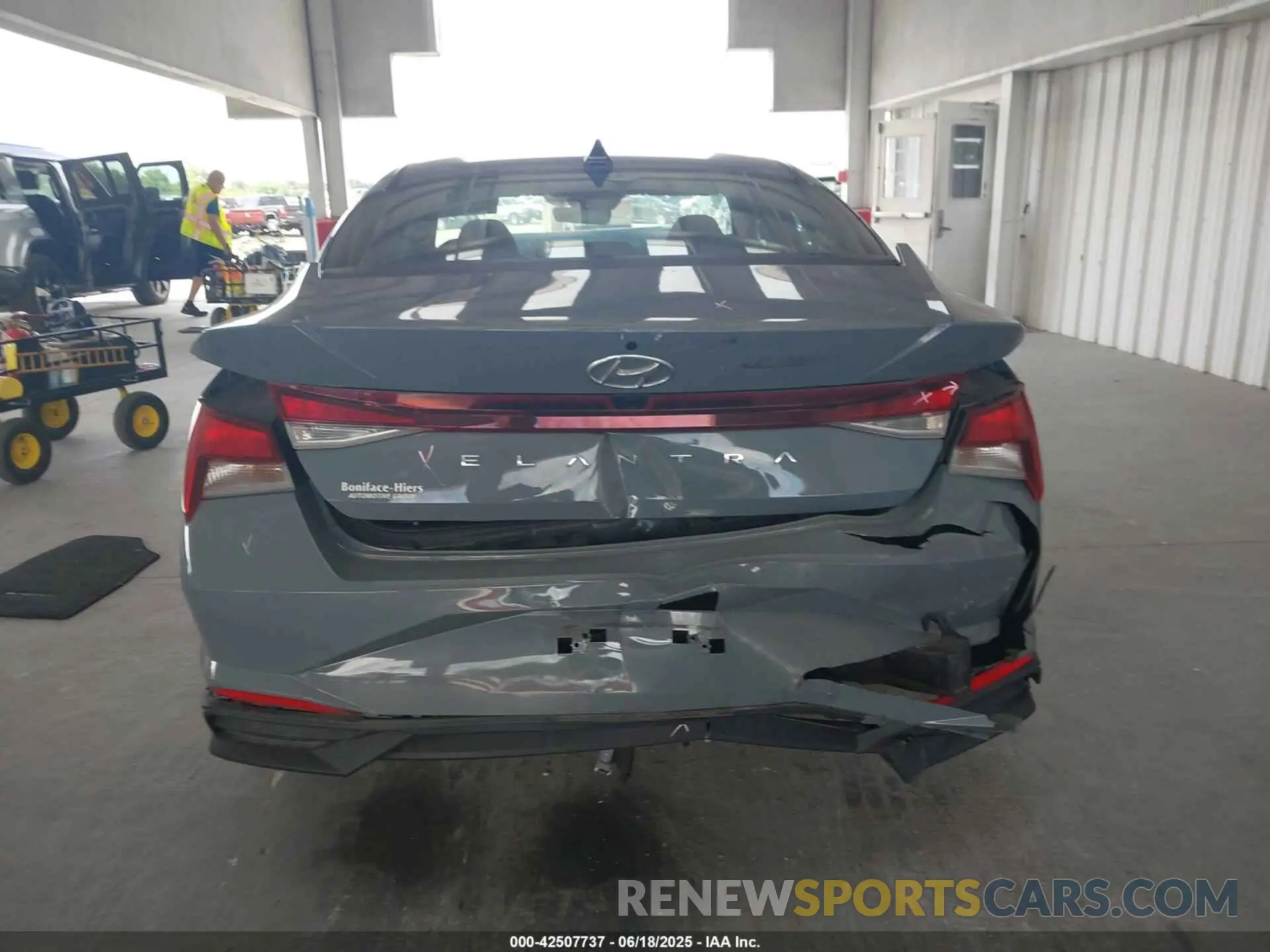 17 Photograph of a damaged car KMHLS4AGXNU257771 HYUNDAI ELANTRA 2022
