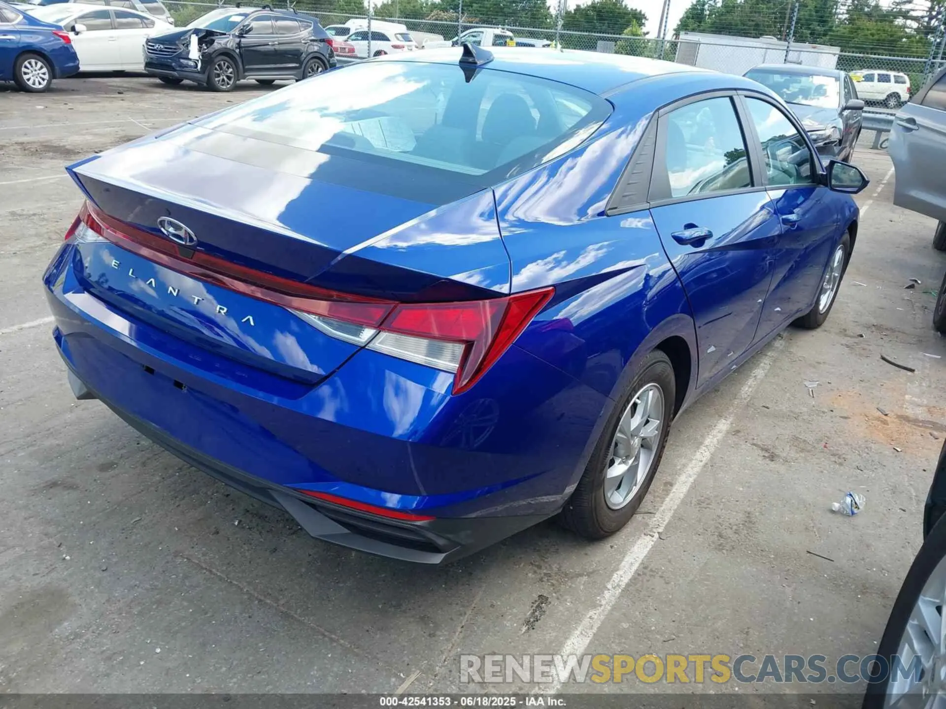 4 Photograph of a damaged car 5NPLL4AG2PH112867 HYUNDAI ELANTRA 2023