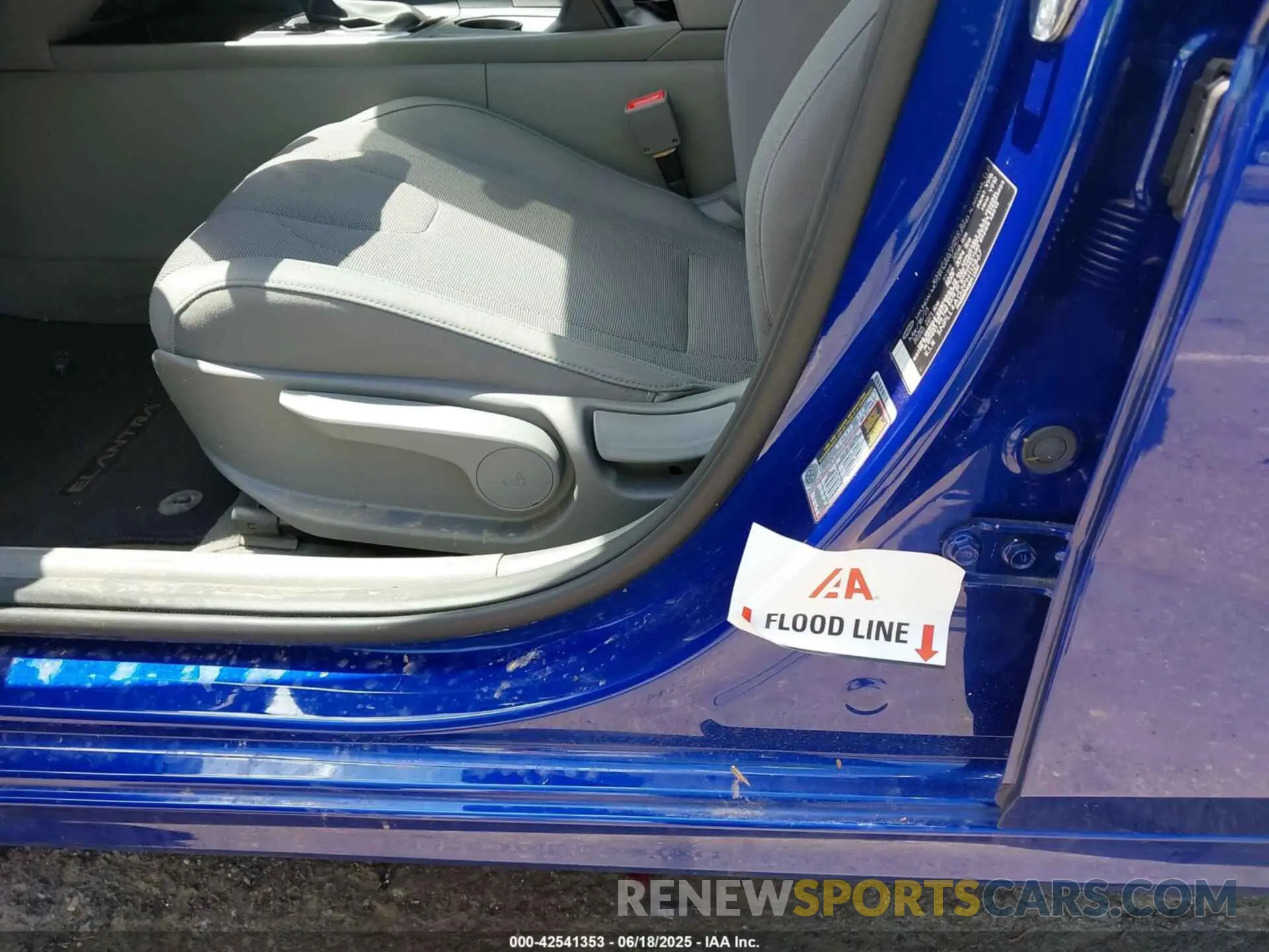 6 Photograph of a damaged car 5NPLL4AG2PH112867 HYUNDAI ELANTRA 2023