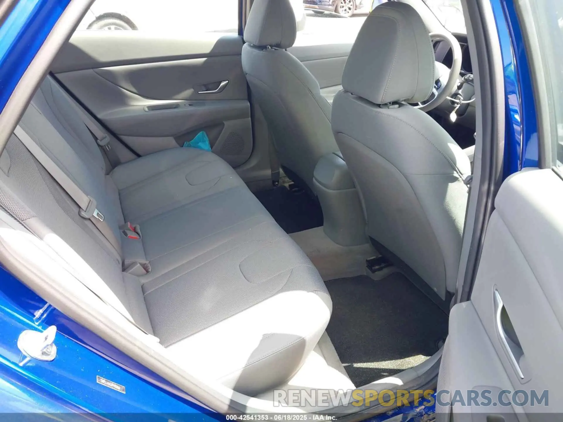 8 Photograph of a damaged car 5NPLL4AG2PH112867 HYUNDAI ELANTRA 2023