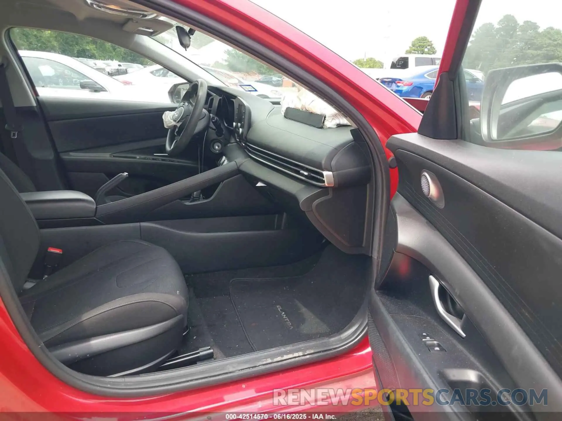 5 Photograph of a damaged car 5NPLL4AG6PH108725 HYUNDAI ELANTRA 2023