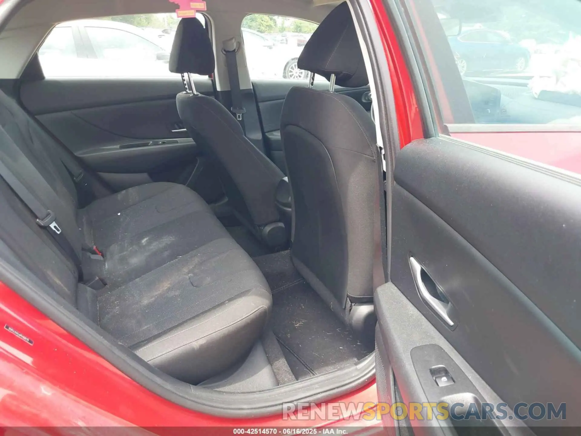 8 Photograph of a damaged car 5NPLL4AG6PH108725 HYUNDAI ELANTRA 2023