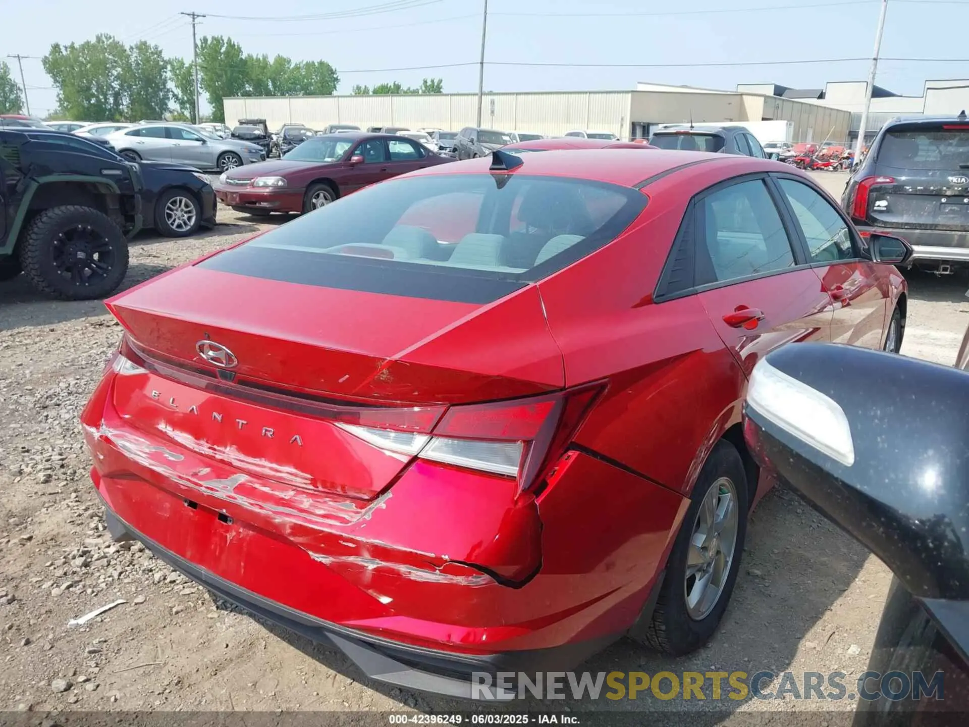 4 Photograph of a damaged car 5NPLL4AG8PH116583 HYUNDAI ELANTRA 2023