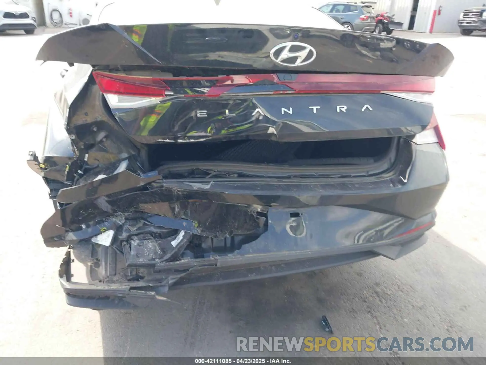 6 Photograph of a damaged car 5NPLM4AG0PH094124 HYUNDAI ELANTRA 2023