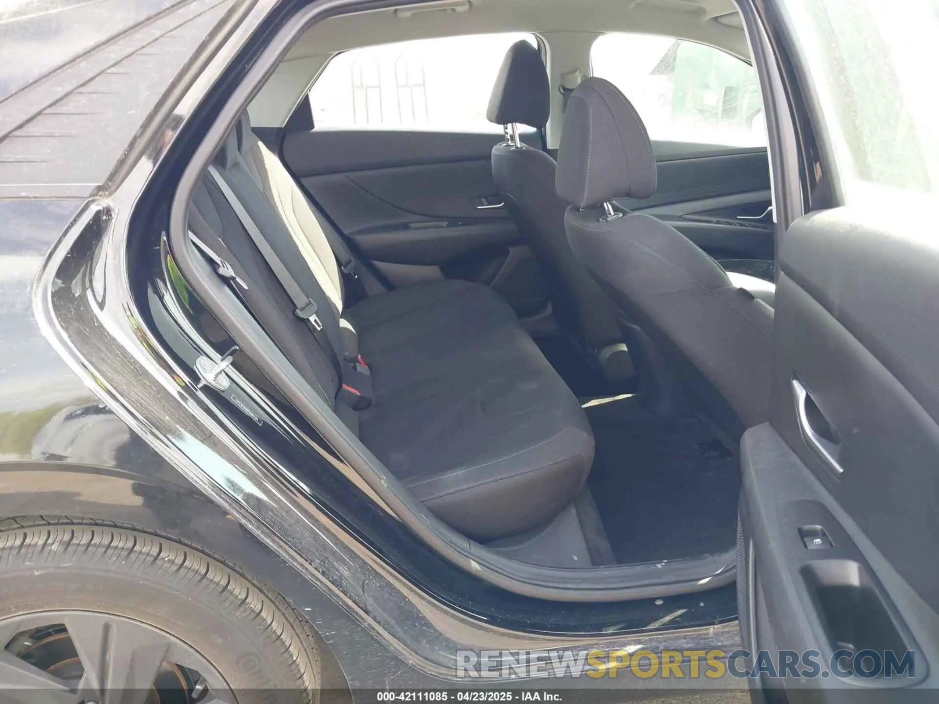 8 Photograph of a damaged car 5NPLM4AG0PH094124 HYUNDAI ELANTRA 2023