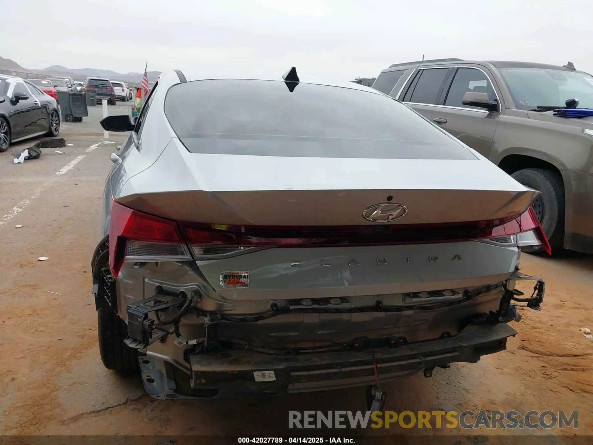 16 Photograph of a damaged car 5NPLM4AG0PH103047 HYUNDAI ELANTRA 2023