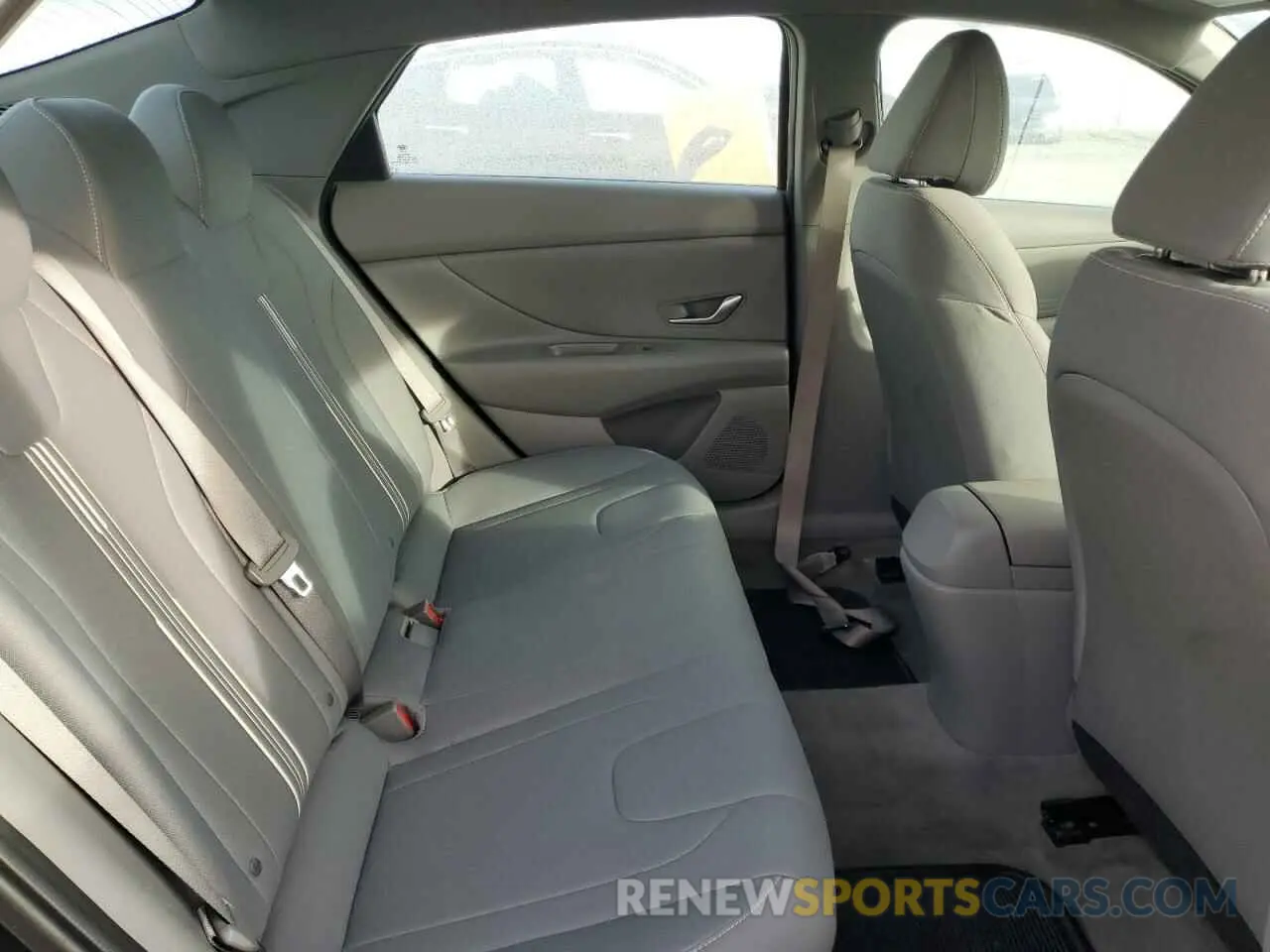 10 Photograph of a damaged car 5NPLM4AG0PH104294 HYUNDAI ELANTRA 2023