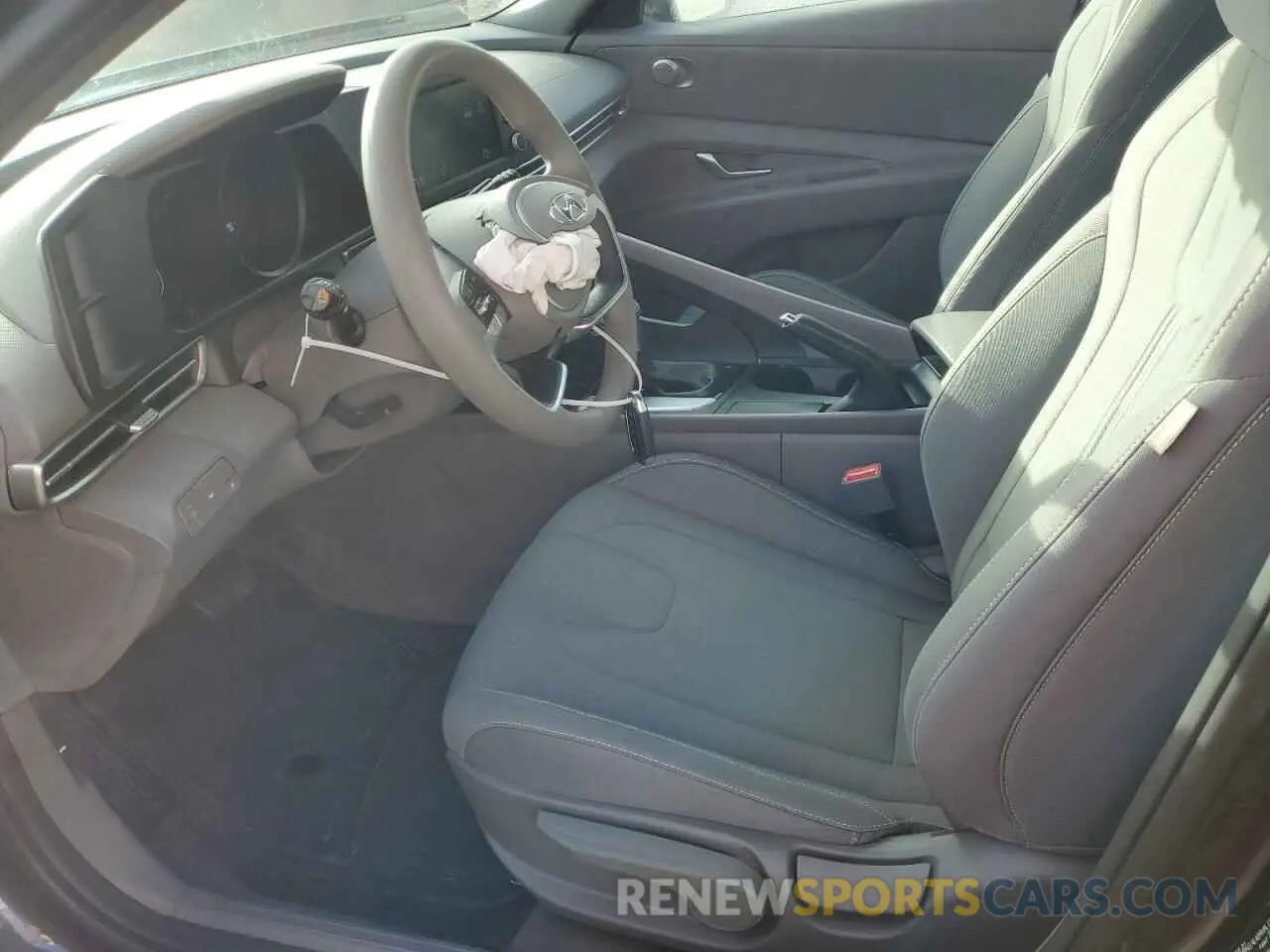 7 Photograph of a damaged car 5NPLM4AG0PH104294 HYUNDAI ELANTRA 2023