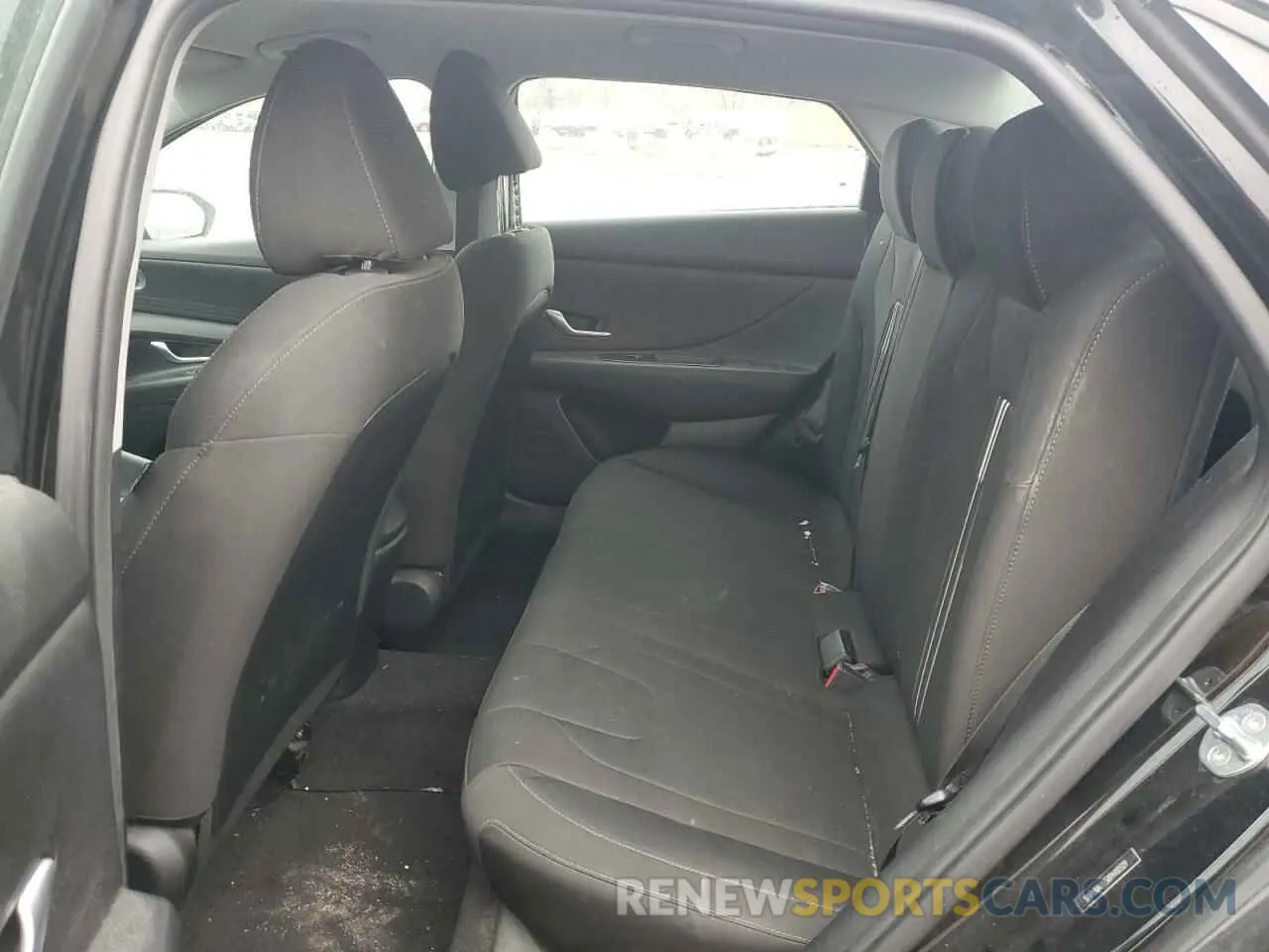 10 Photograph of a damaged car 5NPLM4AG0PH112329 HYUNDAI ELANTRA 2023