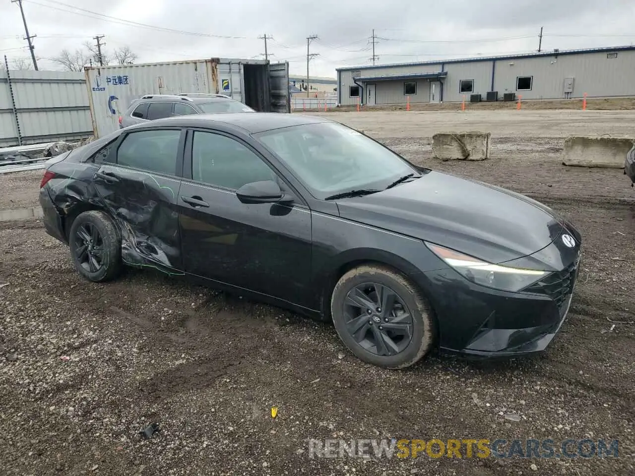 4 Photograph of a damaged car 5NPLM4AG0PH112329 HYUNDAI ELANTRA 2023