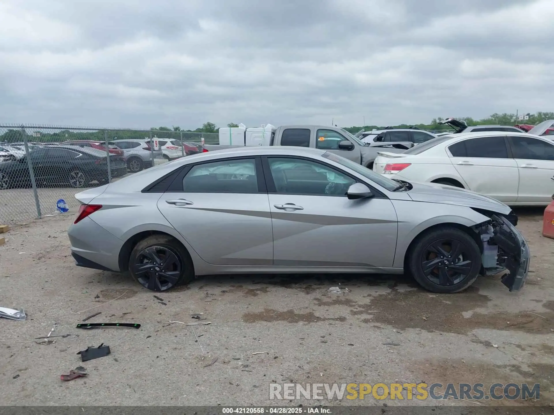 13 Photograph of a damaged car 5NPLM4AG1PH103915 HYUNDAI ELANTRA 2023