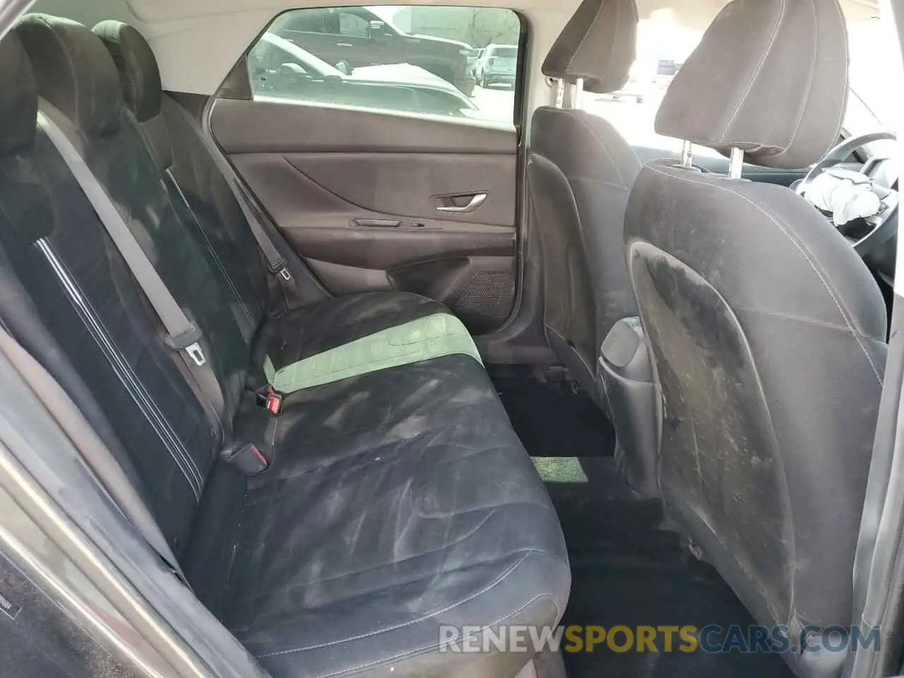 10 Photograph of a damaged car 5NPLM4AG2PH089684 HYUNDAI ELANTRA 2023