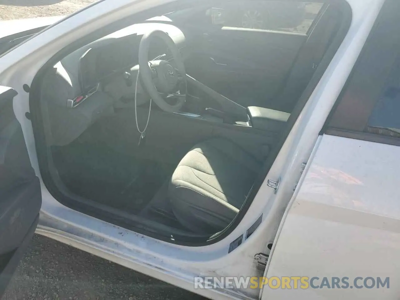 7 Photograph of a damaged car 5NPLM4AG2PH108167 HYUNDAI ELANTRA 2023