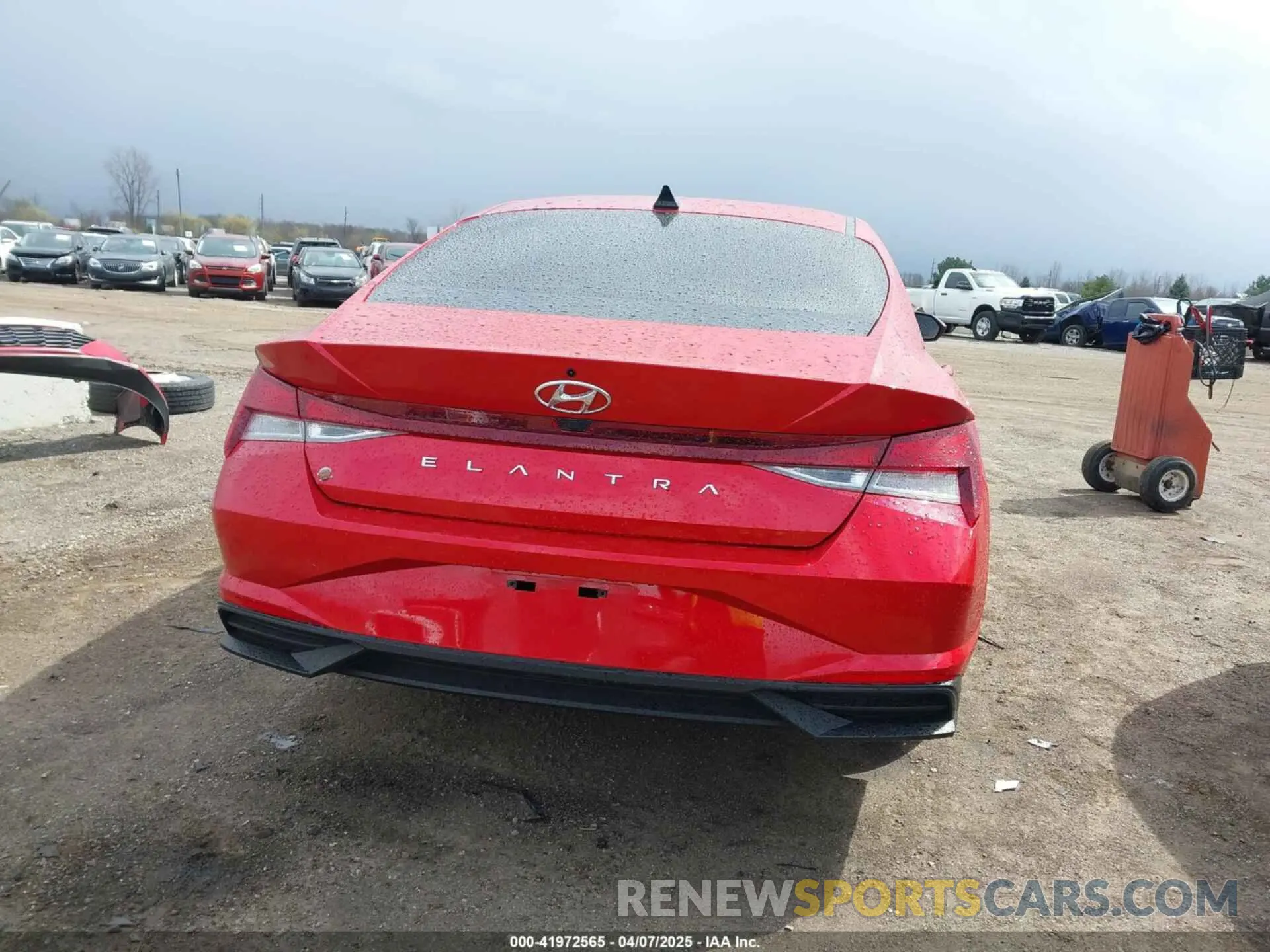 17 Photograph of a damaged car 5NPLM4AG3PH089225 HYUNDAI ELANTRA 2023