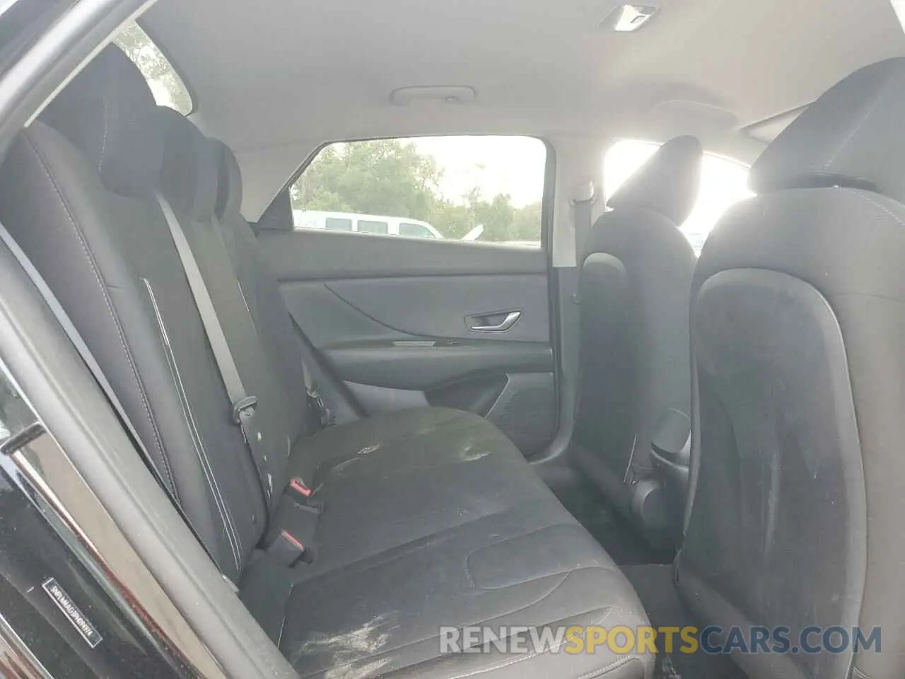 10 Photograph of a damaged car 5NPLM4AG3PH094974 HYUNDAI ELANTRA 2023