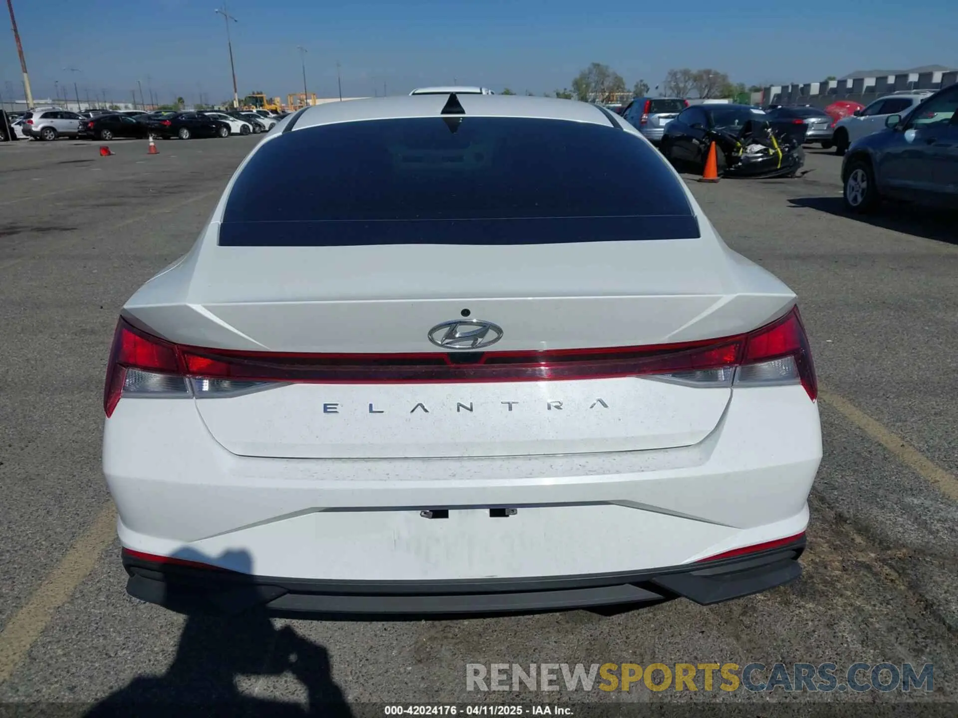 16 Photograph of a damaged car 5NPLM4AG3PH095509 HYUNDAI ELANTRA 2023