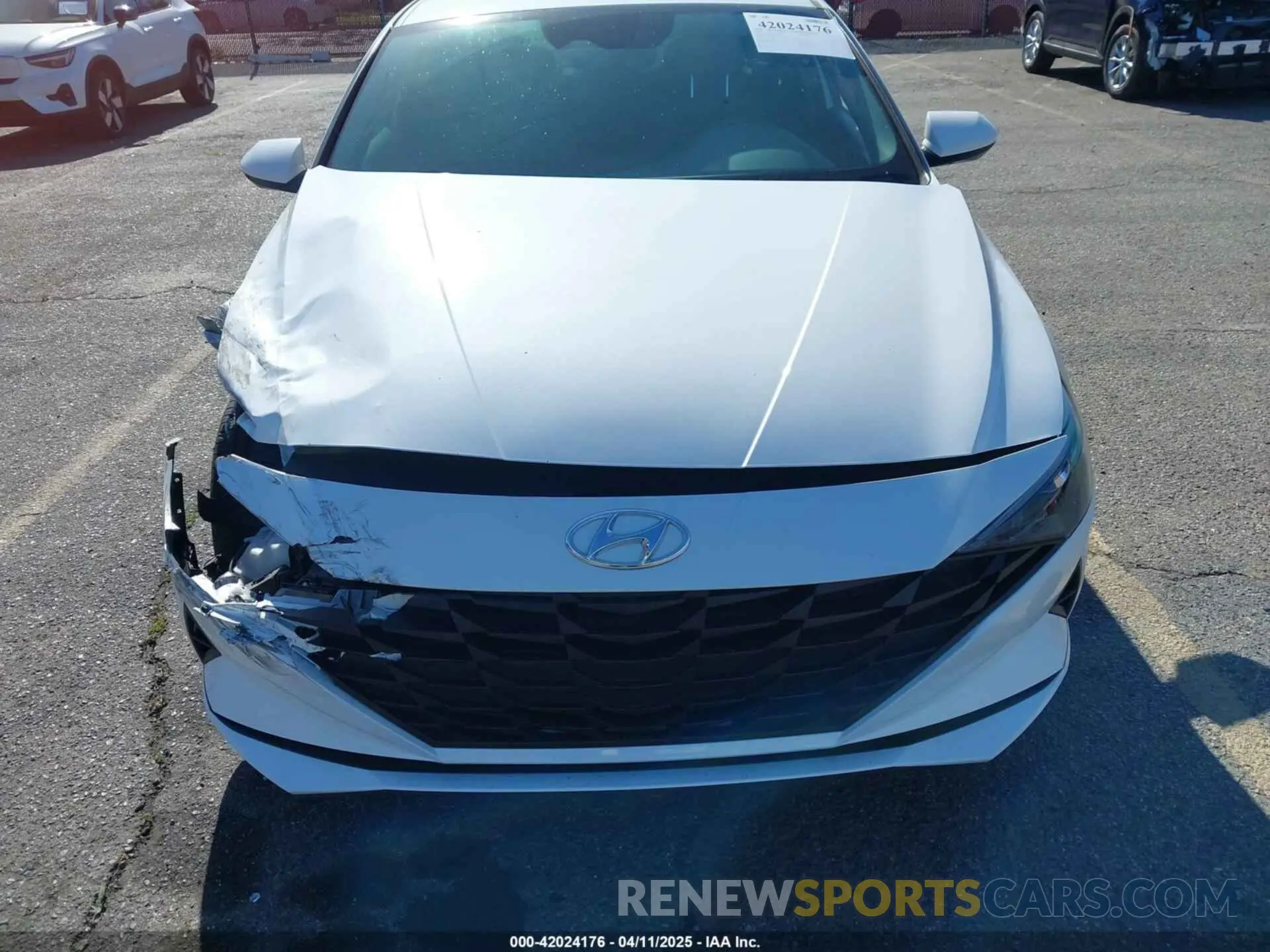 17 Photograph of a damaged car 5NPLM4AG3PH095509 HYUNDAI ELANTRA 2023