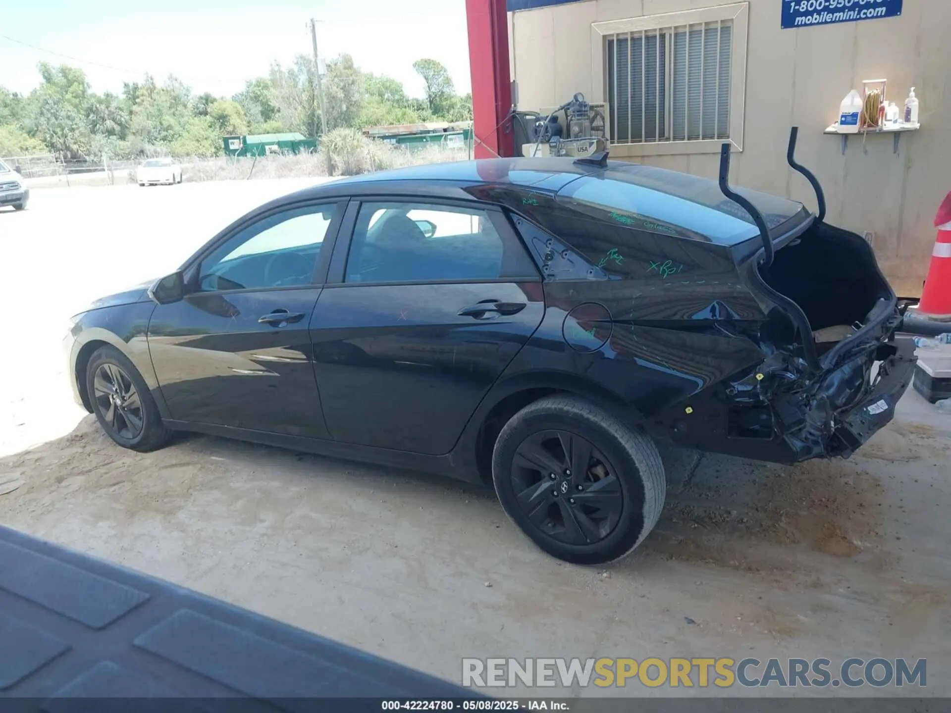 15 Photograph of a damaged car 5NPLM4AG3PH103012 HYUNDAI ELANTRA 2023