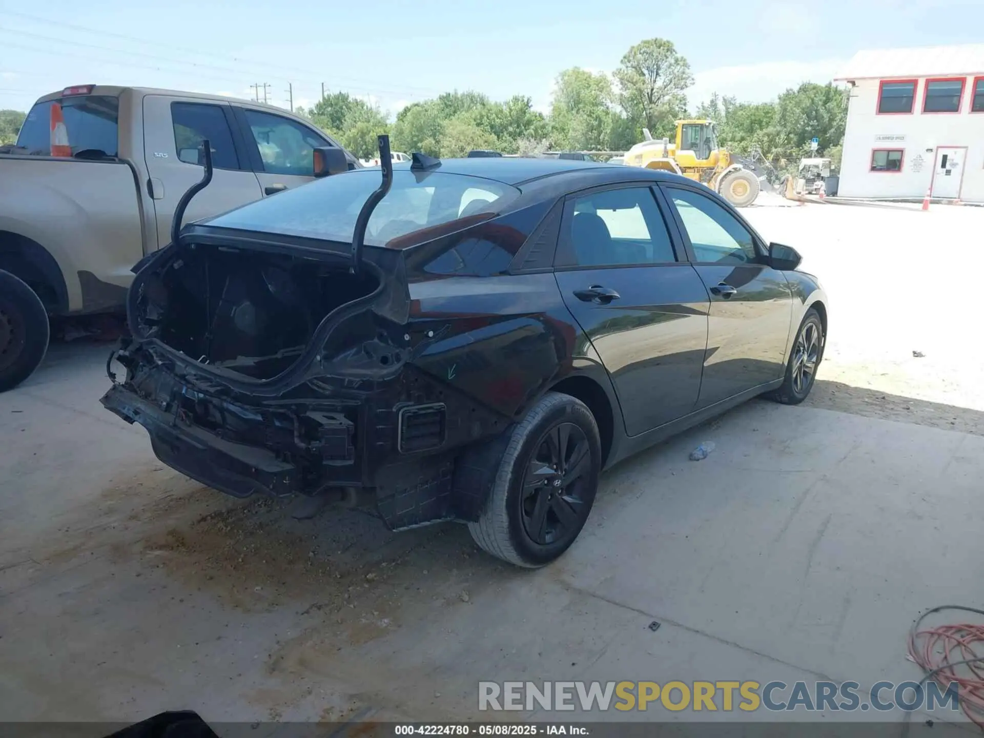 4 Photograph of a damaged car 5NPLM4AG3PH103012 HYUNDAI ELANTRA 2023