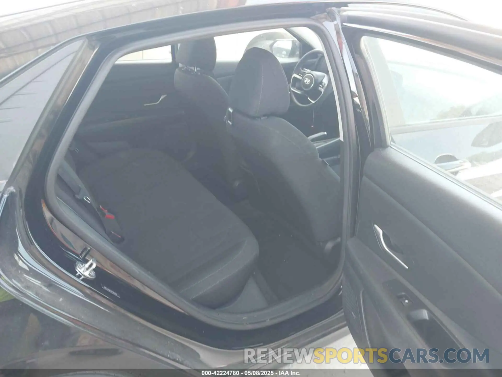 8 Photograph of a damaged car 5NPLM4AG3PH103012 HYUNDAI ELANTRA 2023