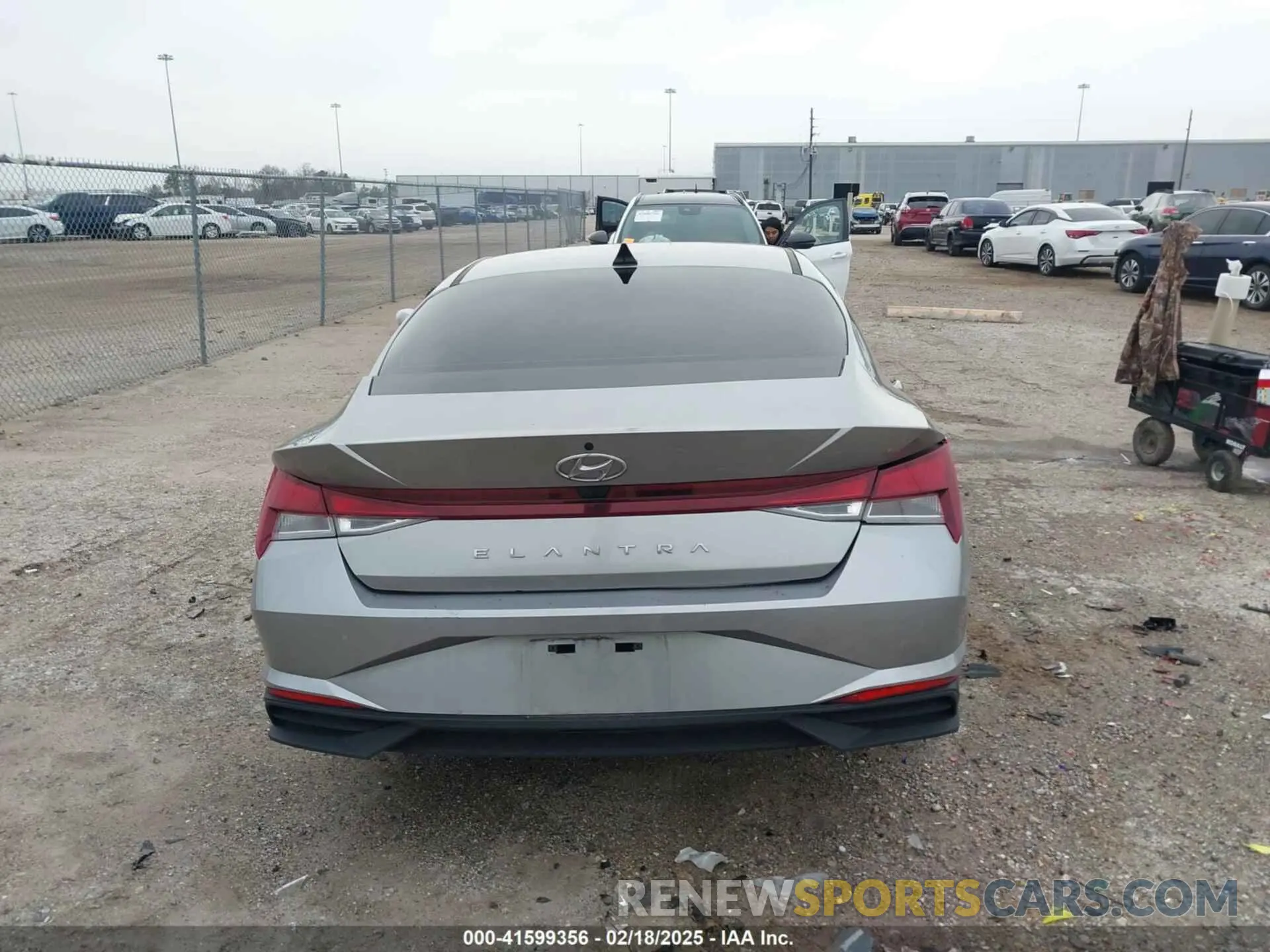 16 Photograph of a damaged car 5NPLM4AG3PH104760 HYUNDAI ELANTRA 2023
