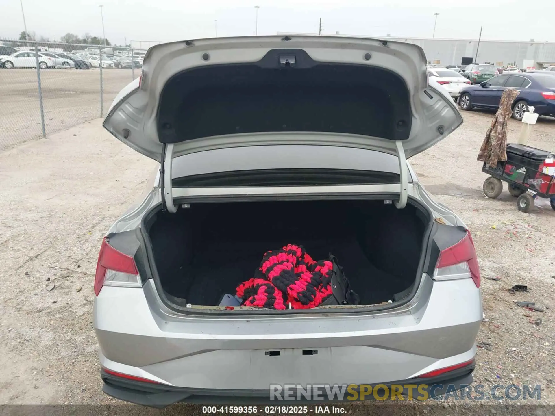 18 Photograph of a damaged car 5NPLM4AG3PH104760 HYUNDAI ELANTRA 2023