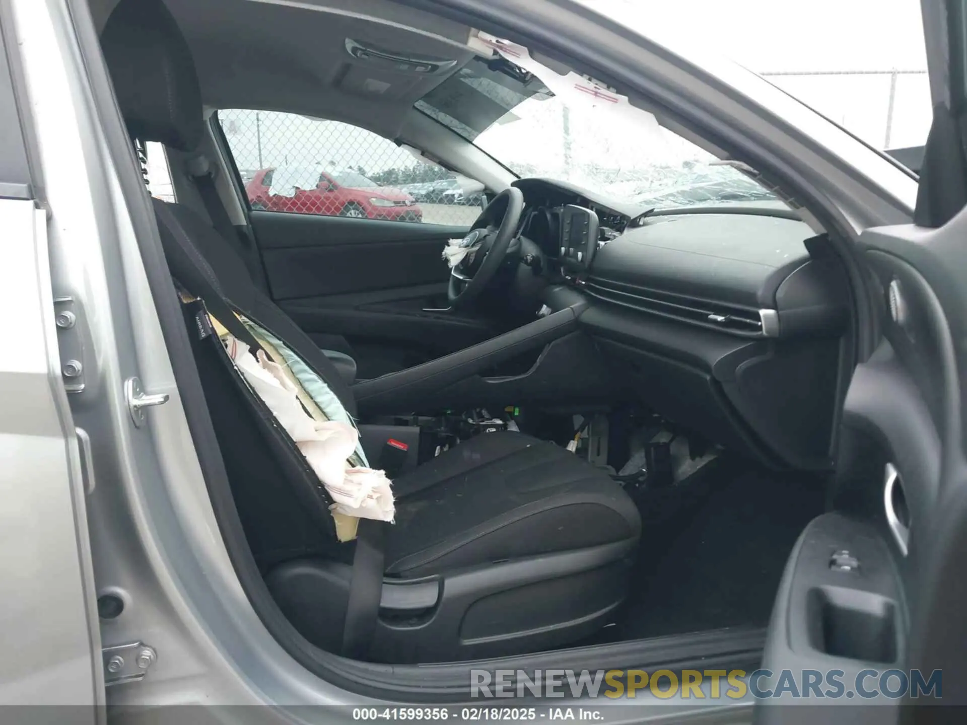 5 Photograph of a damaged car 5NPLM4AG3PH104760 HYUNDAI ELANTRA 2023