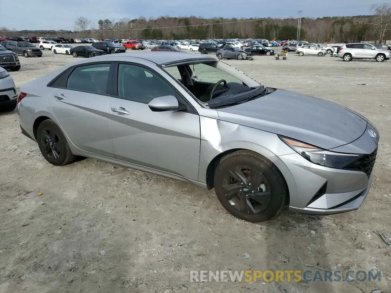 4 Photograph of a damaged car 5NPLM4AG3PH117279 HYUNDAI ELANTRA 2023